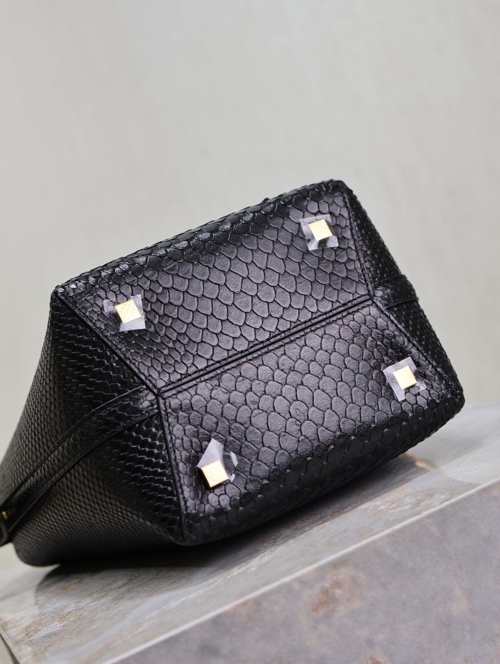SAINT LAURENT YSL 25S LE 37 20 IN BLACK SNAKE EMBOSSED CALFSKIN GOLD HARDWRE