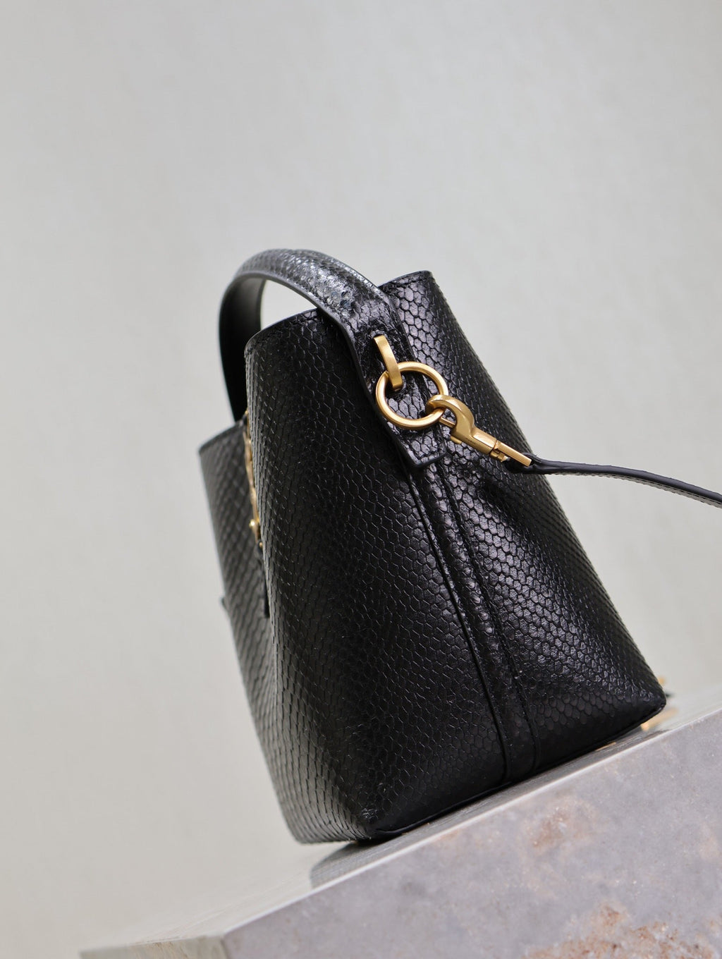 SAINT LAURENT YSL 25S LE 37 20 IN BLACK SNAKE EMBOSSED CALFSKIN GOLD HARDWRE