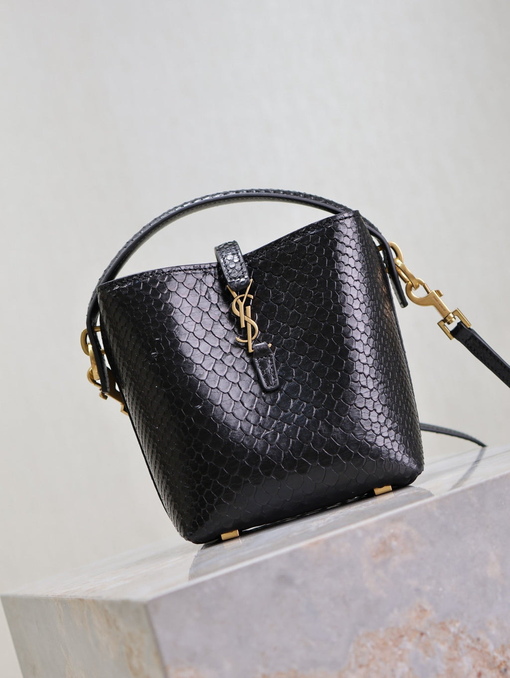 SAINT LAURENT YSL 25S LE 37 BUCKET 15 IN BLACK SNAKE EMBOSSED CALFSKIN GOLD HARDWARE