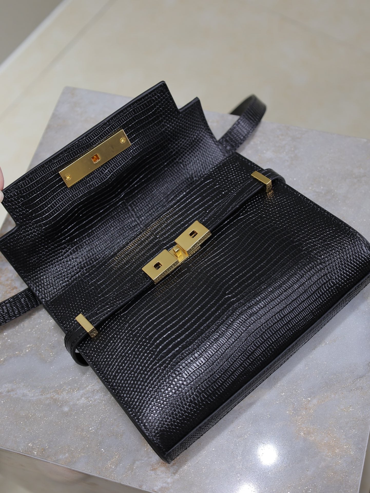 SAINT LAURENT YSL 25S MINI MANHATTAN 19 IN BLACK SHINY CROCODILE CALFSKIN GOLD HARDWRE