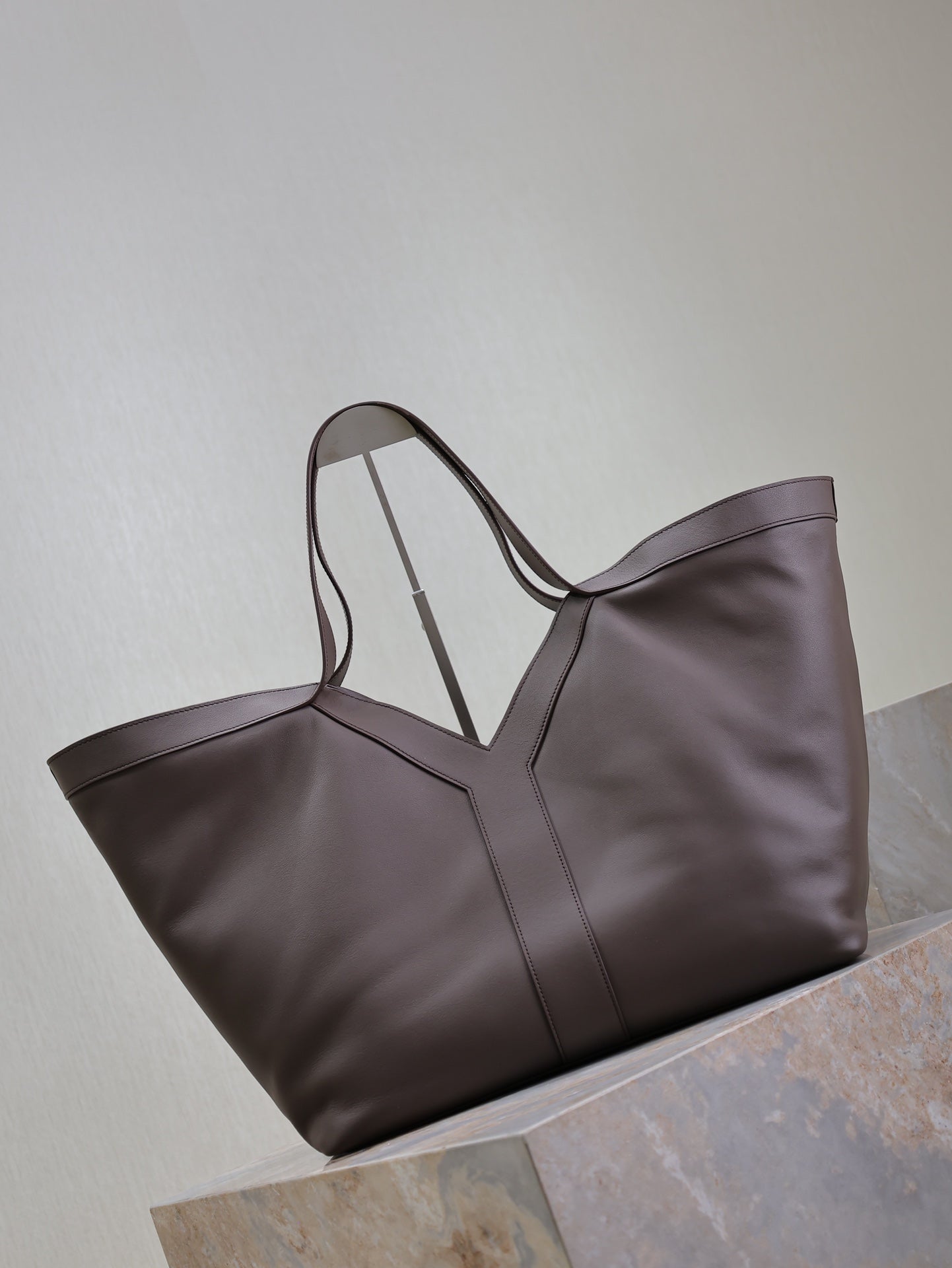 SAINT LAURENT YSL 25S Y TOTE 50 IN PURPLE BROWN CALFSKIN GOLD HARDWRE