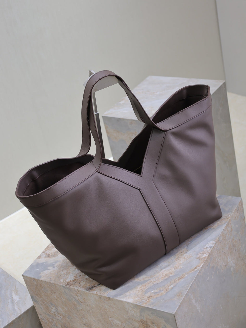 SAINT LAURENT YSL 25S Y TOTE 50 IN PURPLE BROWN CALFSKIN GOLD HARDWRE
