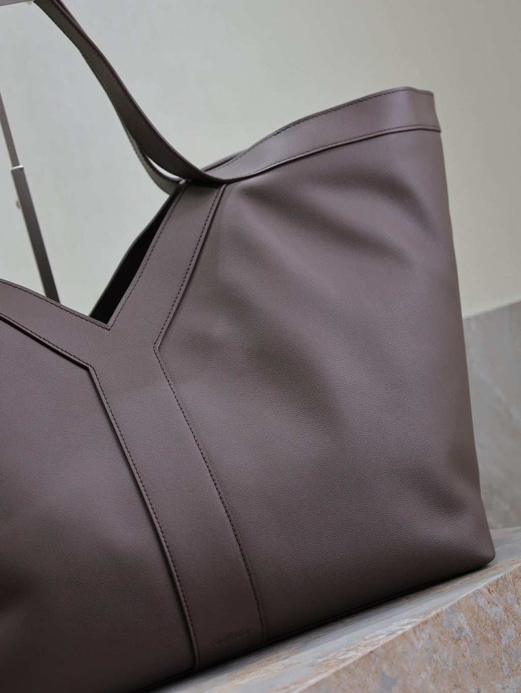 SAINT LAURENT YSL 25S Y TOTE 50 IN PURPLE BROWN CALFSKIN GOLD HARDWRE