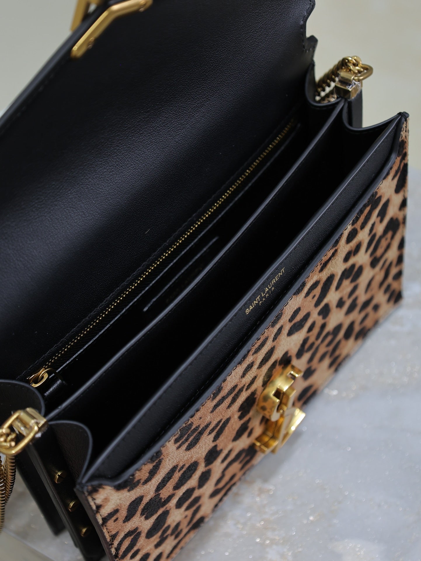 SAINT LAURENT CASSANDRA CHAIN BAG 22 IN LEOPARD PRINT CALFSKIN GOLD HARDWARE