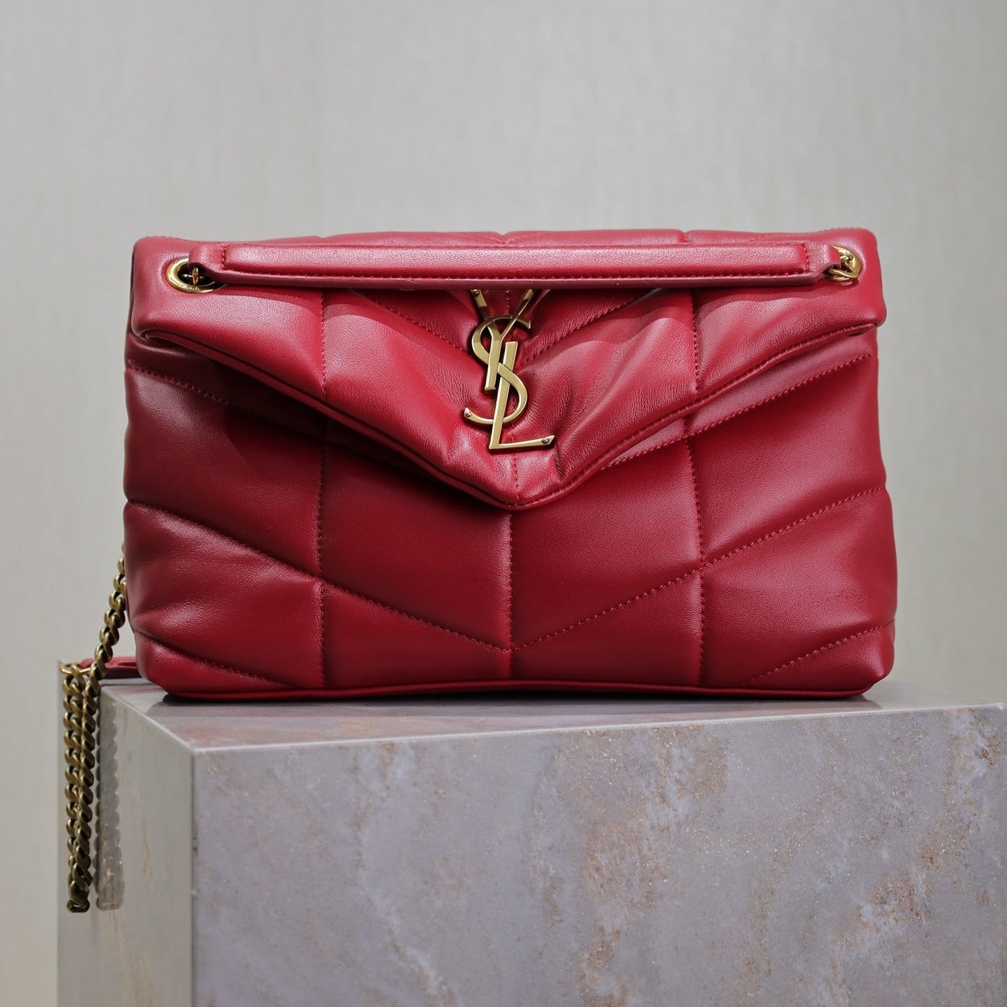 SAINT LAURENT PUFFER SMALL 29 IN RED LAMBSKIN GOLD HARDWARE