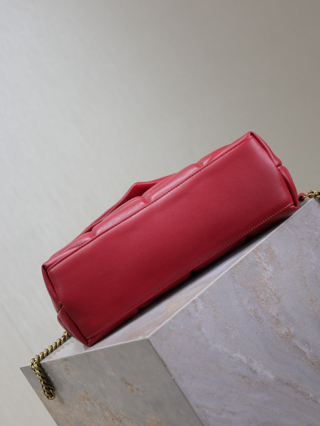 SAINT LAURENT PUFFER SMALL 29 IN RED LAMBSKIN GOLD HARDWARE