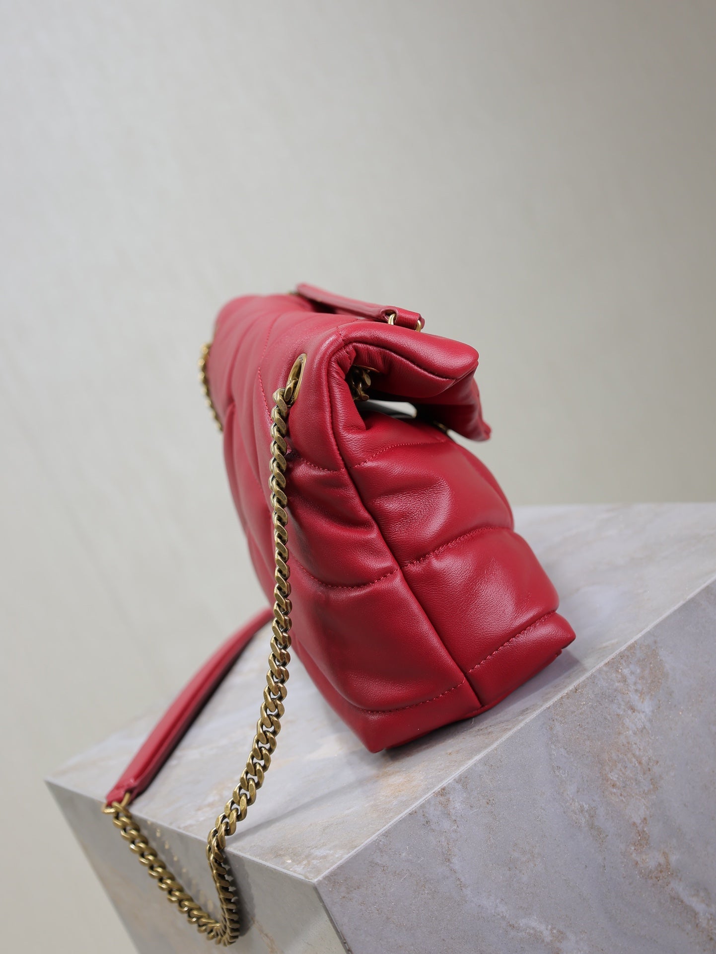 SAINT LAURENT PUFFER SMALL 29 IN RED LAMBSKIN GOLD HARDWARE