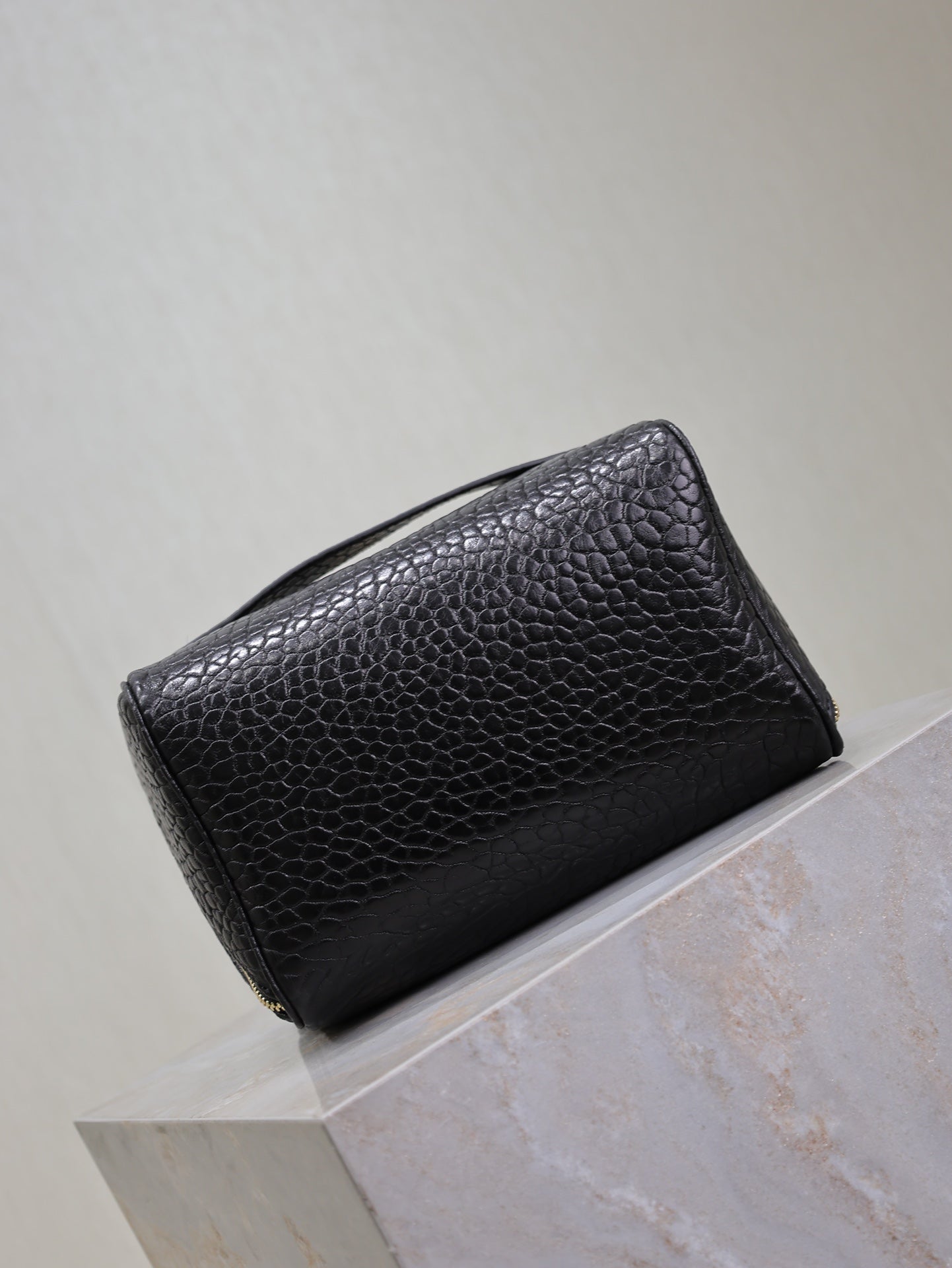 SAINT LAURENT COMESTIC POUCH IN BLACK LAMBSKIN GOLD LOGO
