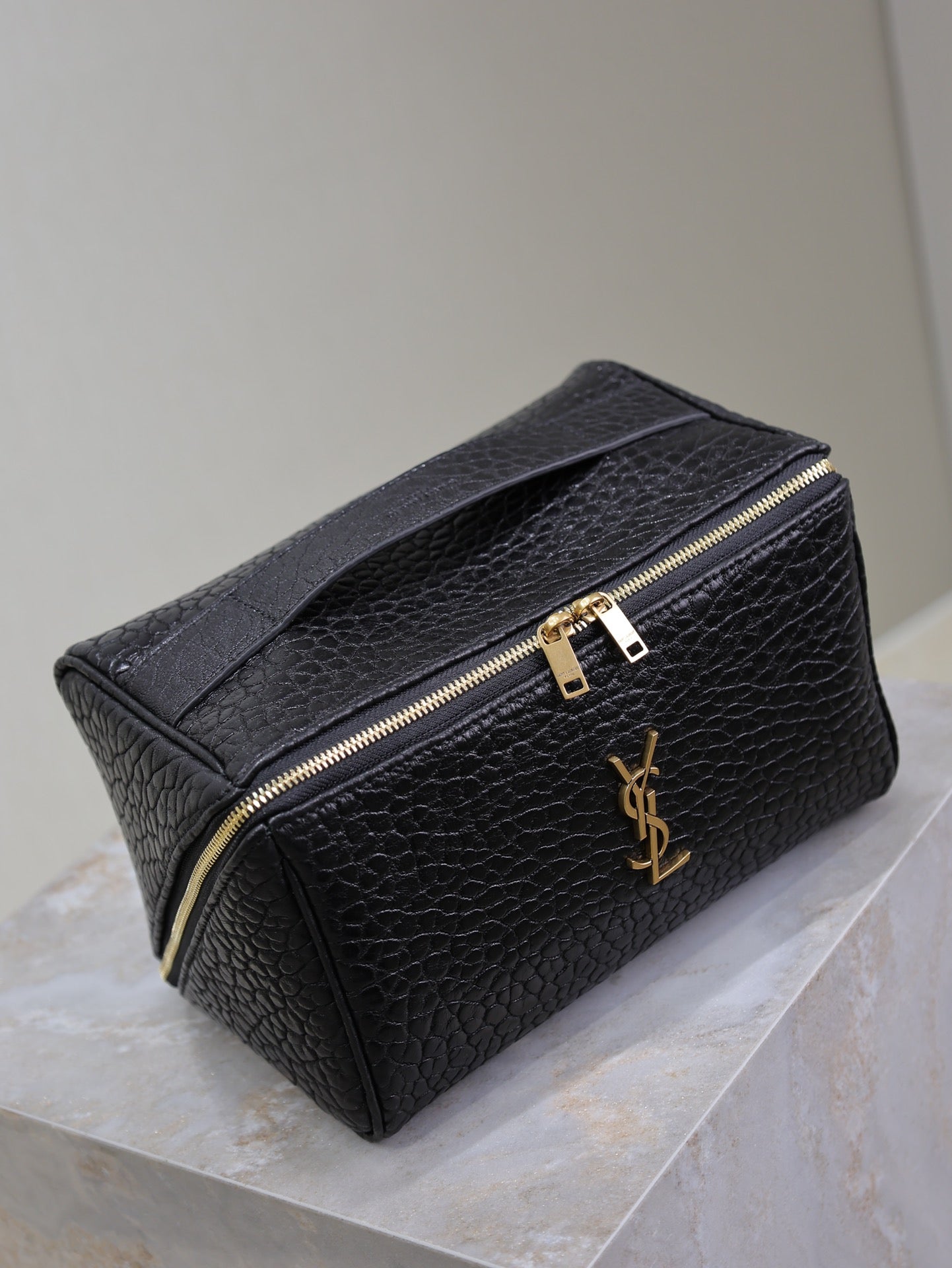 SAINT LAURENT COMESTIC POUCH IN BLACK LAMBSKIN GOLD LOGO