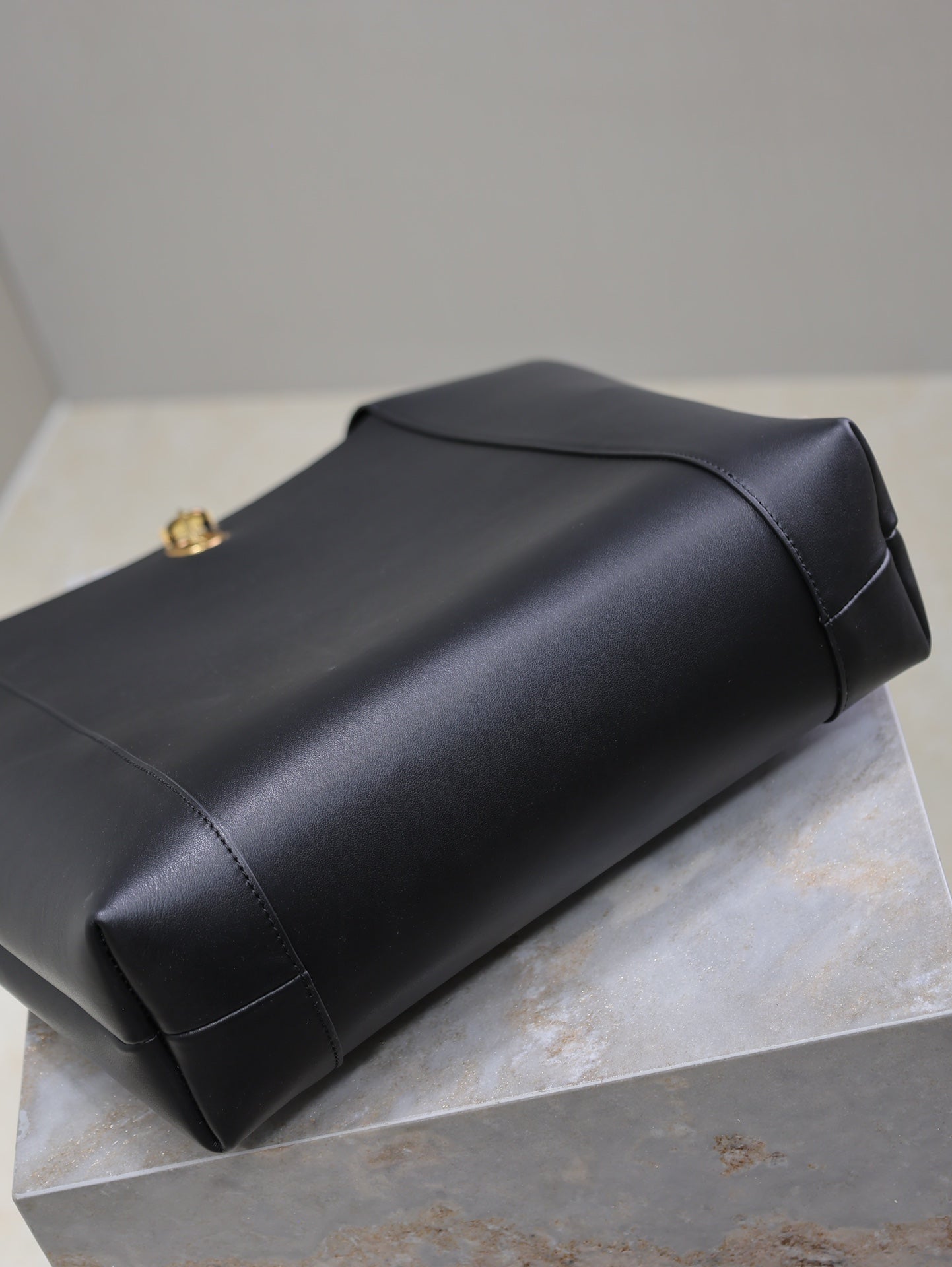 SAINT LAURENT TANGER HOBO BAG 27 IN BLACK CALFSKIN