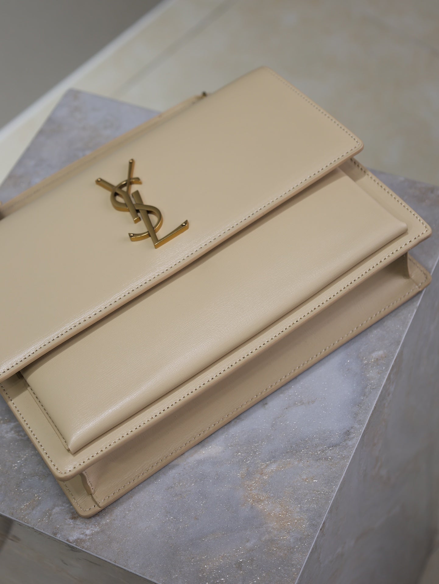 SAINT LAURENT YSL 25S SUNSET MM 25 IN NUDE CALFSKIN GOLD HARDWARE