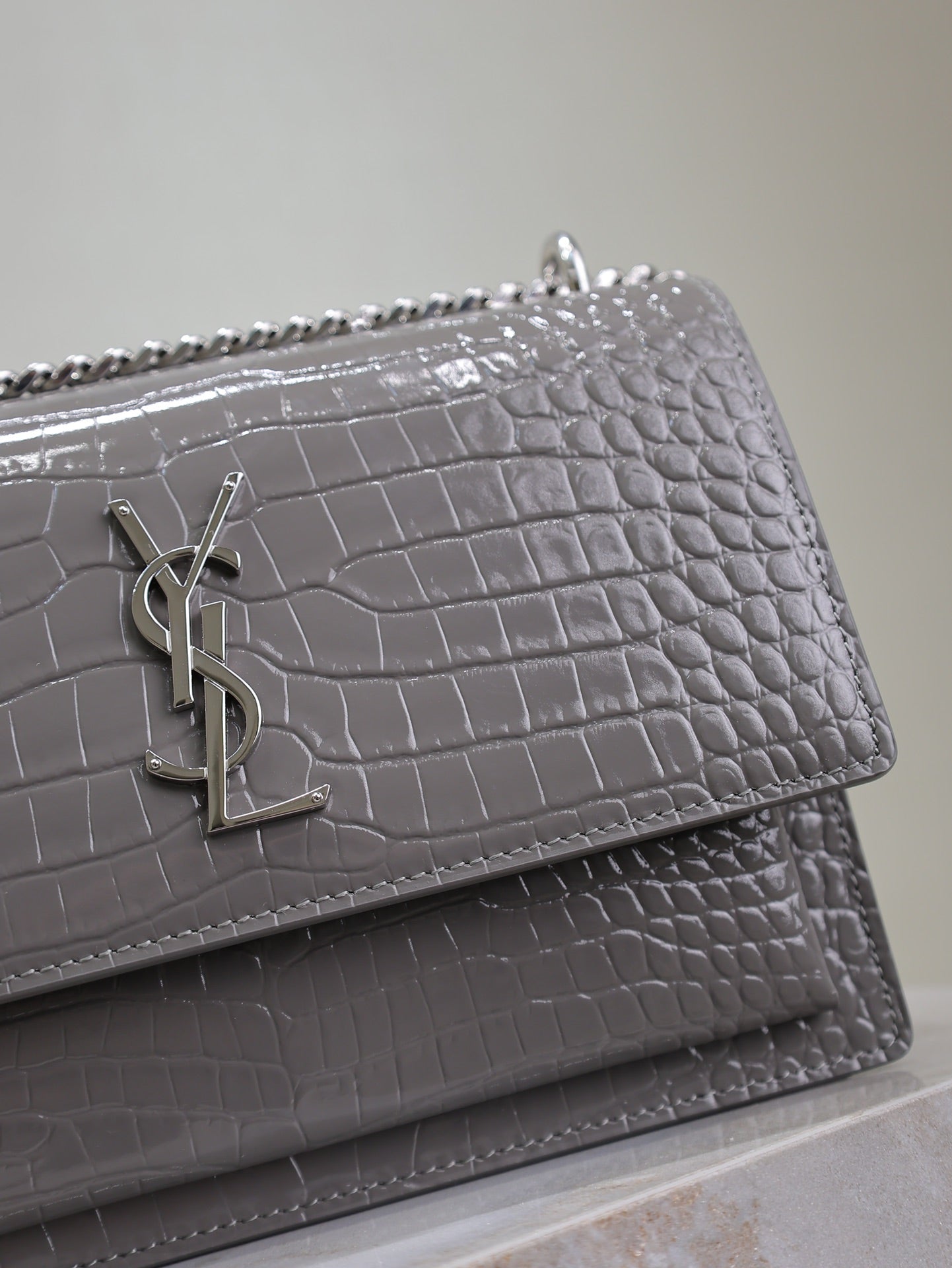 SAINT LAURENT YSL 25S SUNSET MEDIUM 22 IN DARK GRAY CROCODILE-EMBOSSED SHINY CALFSKIN SILVER HARDWRE