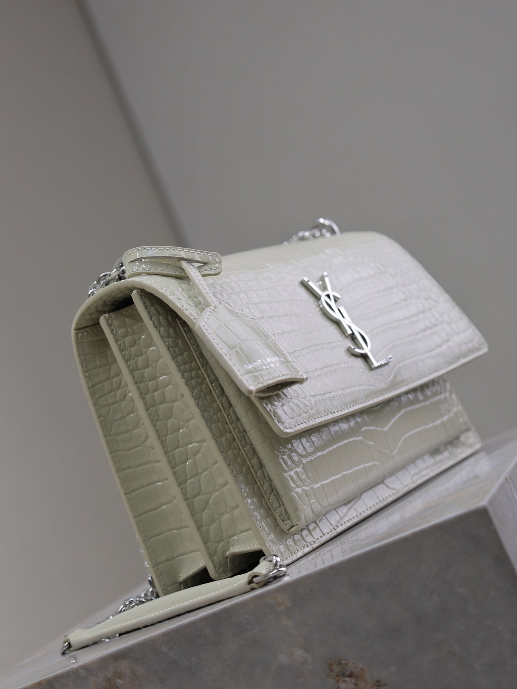 SAINT LAURENT YSL 25S SUNSET MEDIUM 22 IN IVORY CROCODILE-EMBOSSED SHINY CALFSKIN SILVER HARDWRE