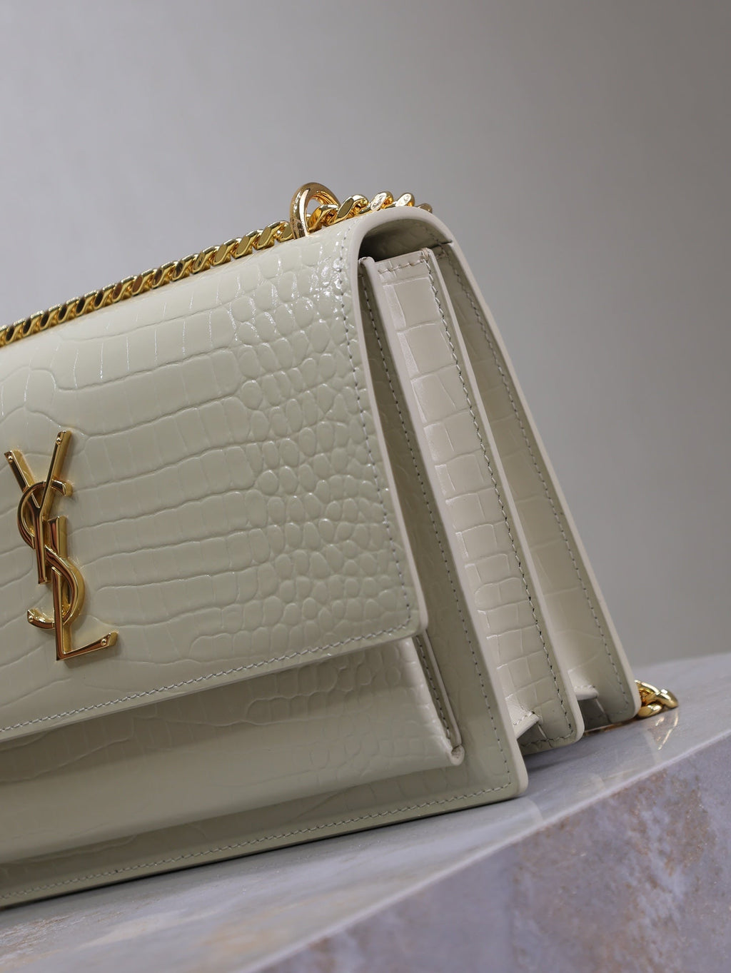 SAINT LAURENT YSL 25S SUNSET MEDIUM 22 IN IVORY CROCODILE-EMBOSSED SHINY CALFSKIN GOLD HARDWARE