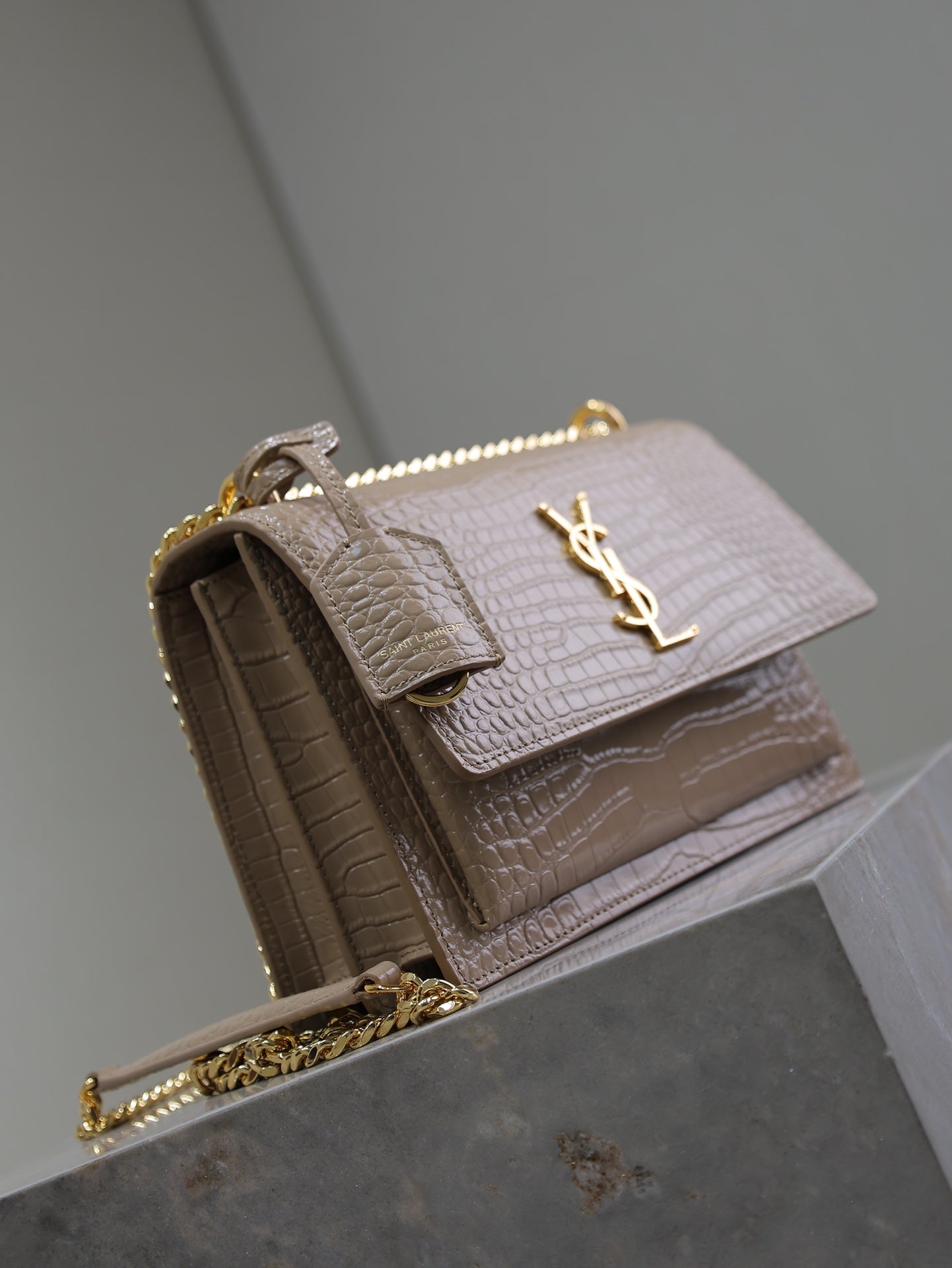 SAINT LAURENT YSL 25S SUNSET MEDIUM 22 IN NUDE CROCODILE-EMBOSSED SHINY CALFSKIN GOLD HARDWRE