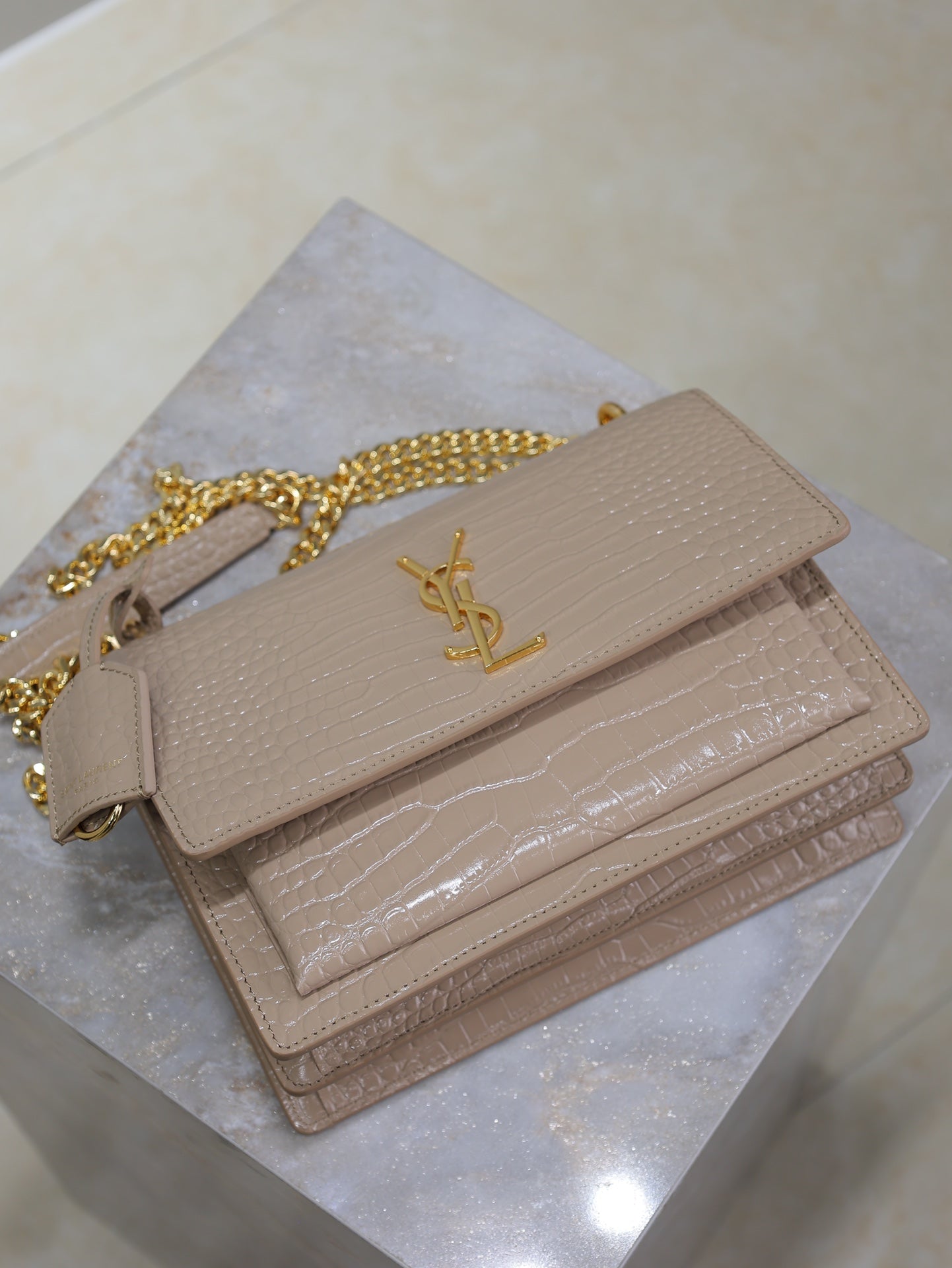 SAINT LAURENT YSL 25S SUNSET MEDIUM 22 IN NUDE CROCODILE-EMBOSSED SHINY CALFSKIN GOLD HARDWRE