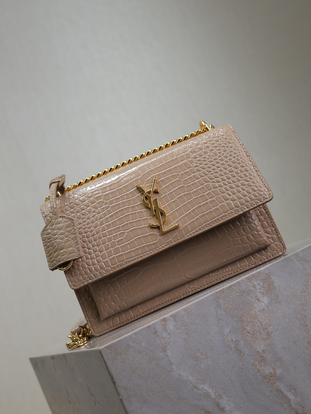 SAINT LAURENT YSL 25S SUNSET MEDIUM 22 IN NUDE CROCODILE-EMBOSSED SHINY CALFSKIN GOLD HARDWARE