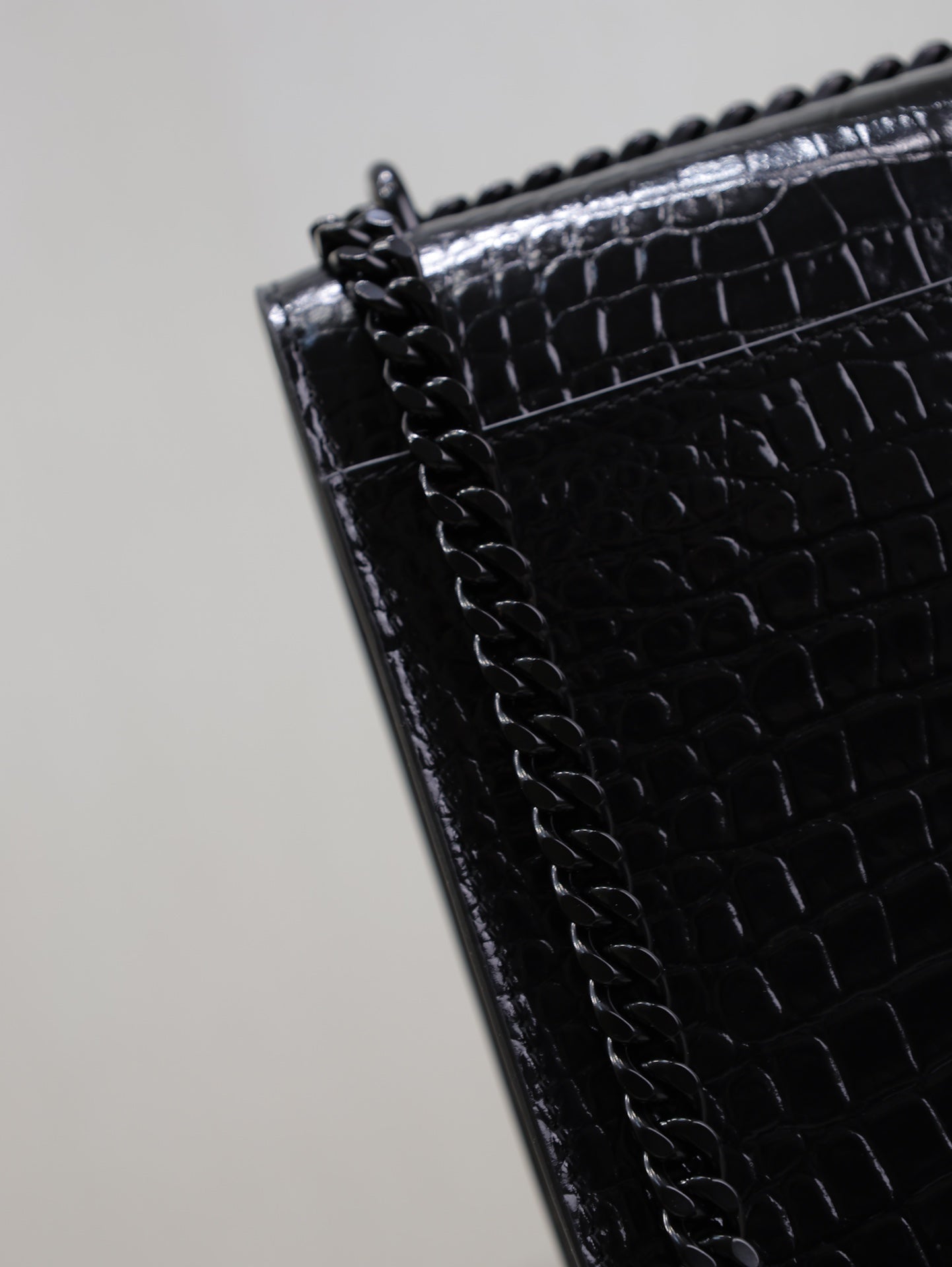 SAINT LAURENT YSL 25S SUNSET MEDIUM 22 IN BLACK CROCODILE-EMBOSSED SHINY CALFSKIN BLACK HARDWRE