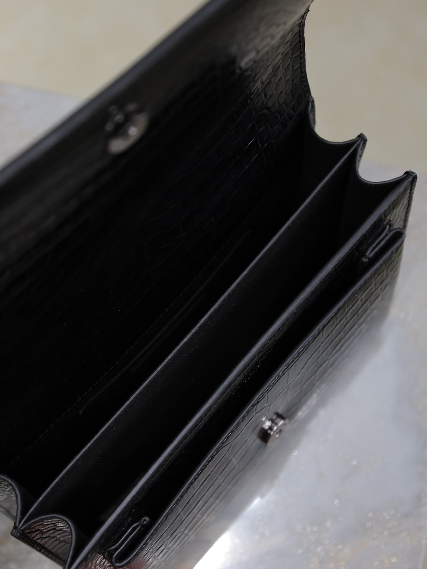 SAINT LAURENT YSL 25S SUNSET MEDIUM 22 IN BLACK CROCODILE-EMBOSSED SHINY CALFSKIN BLACK HARDWARE