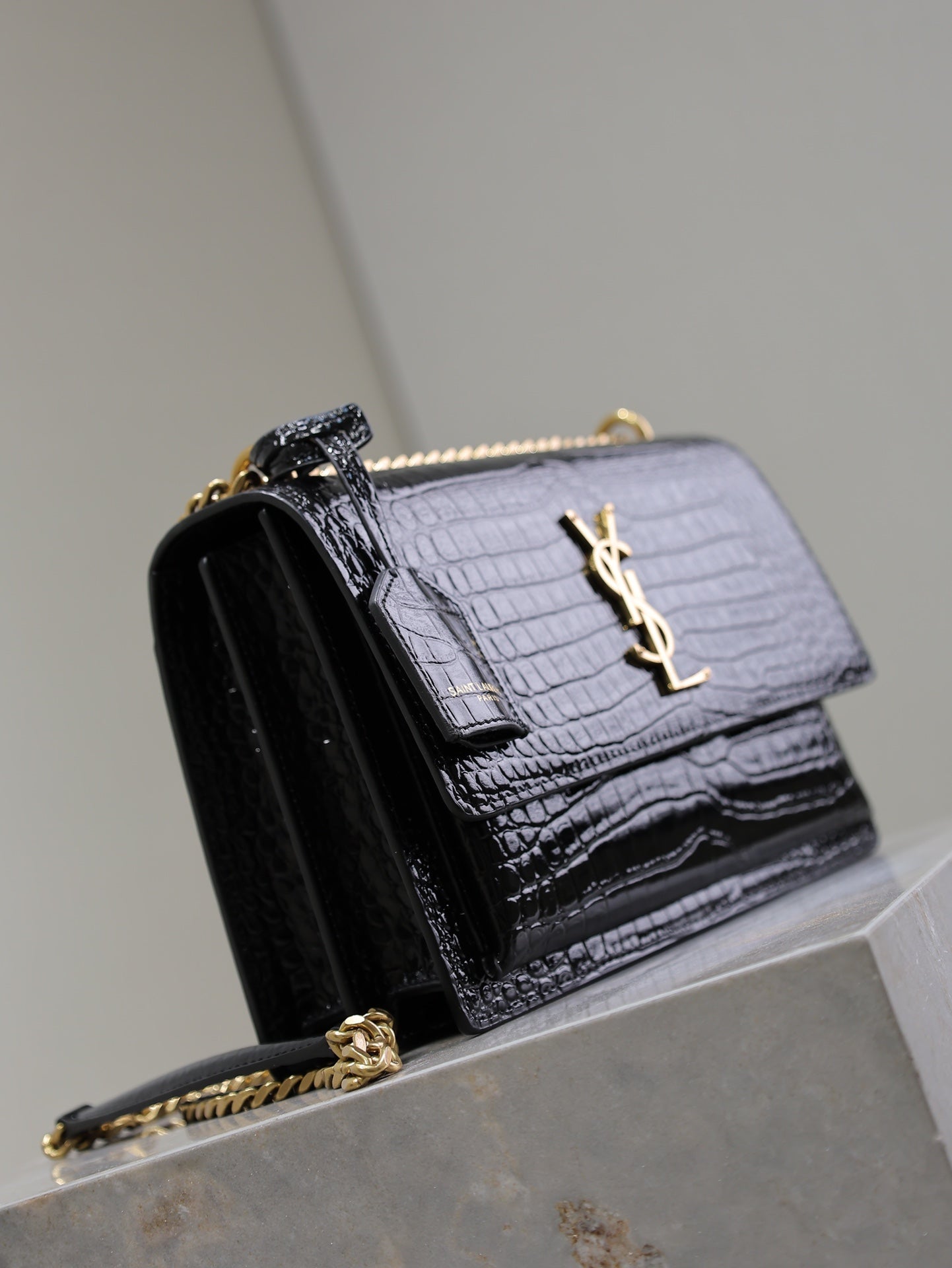SAINT LAURENT YSL 25S SUNSET MEDIUM 22 IN BLACK CROCODILE-EMBOSSED SHINY CALFSKIN GOLD HARDWRE