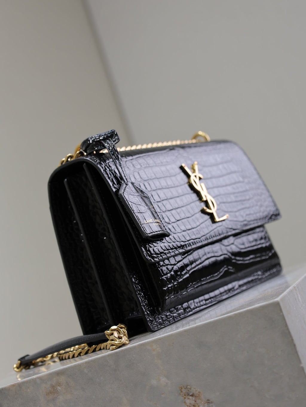 SAINT LAURENT YSL 25S SUNSET MEDIUM 22 IN BLACK CROCODILE-EMBOSSED SHINY CALFSKIN GOLD HARDWARE
