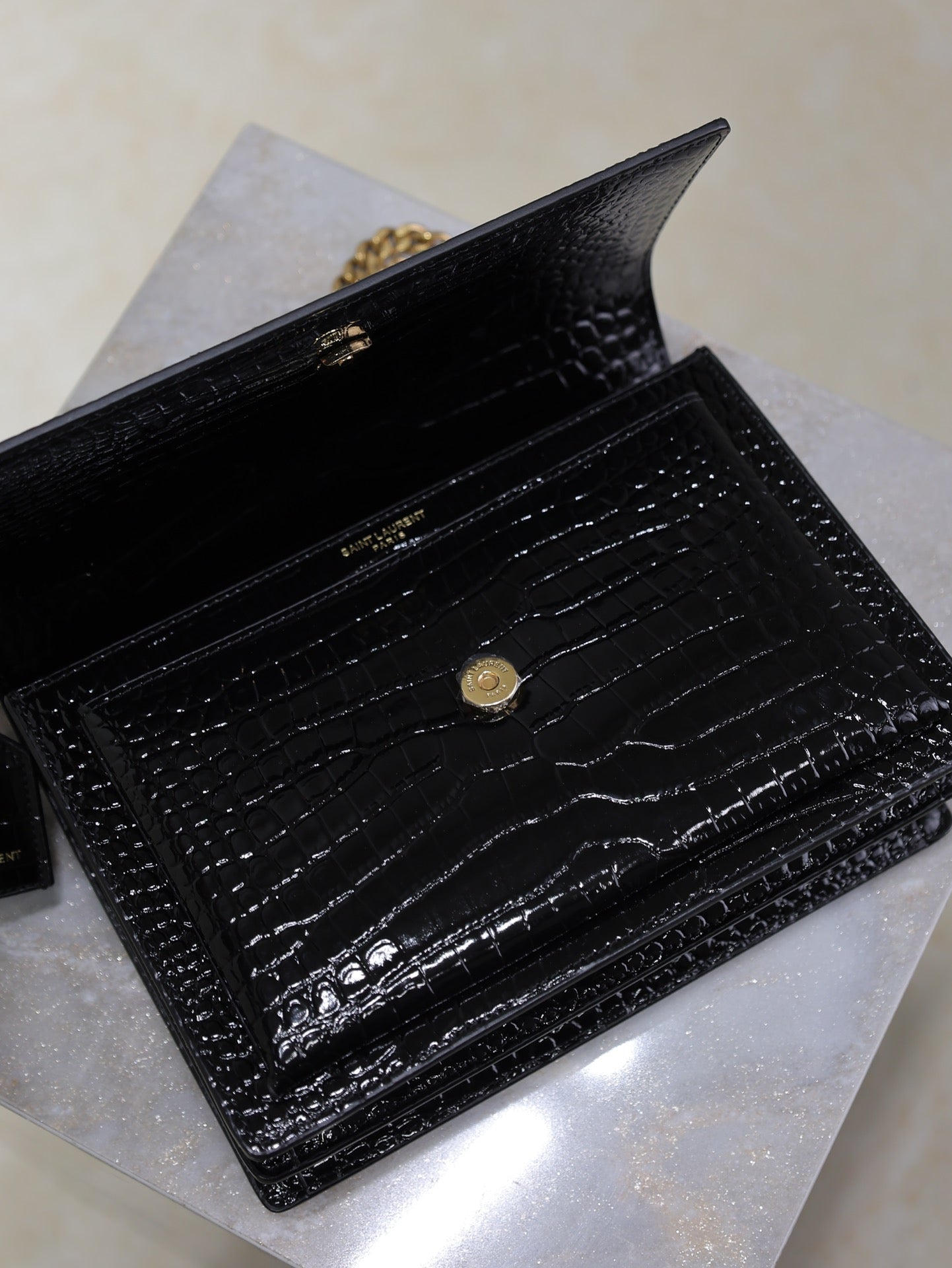 SAINT LAURENT YSL 25S SUNSET MEDIUM 22 IN BLACK CROCODILE-EMBOSSED SHINY CALFSKIN GOLD HARDWRE