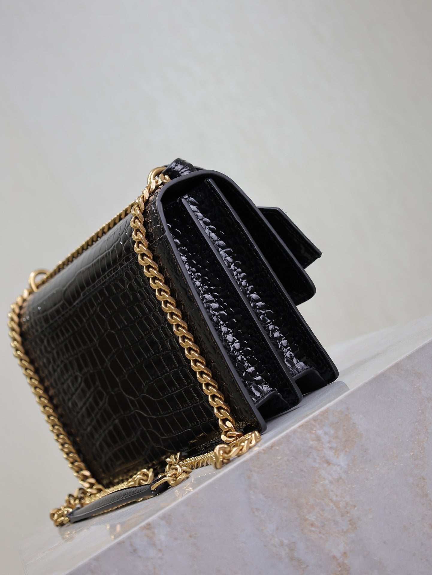 SAINT LAURENT YSL 25S SUNSET MEDIUM 22 IN BLACK CROCODILE-EMBOSSED SHINY CALFSKIN GOLD HARDWRE