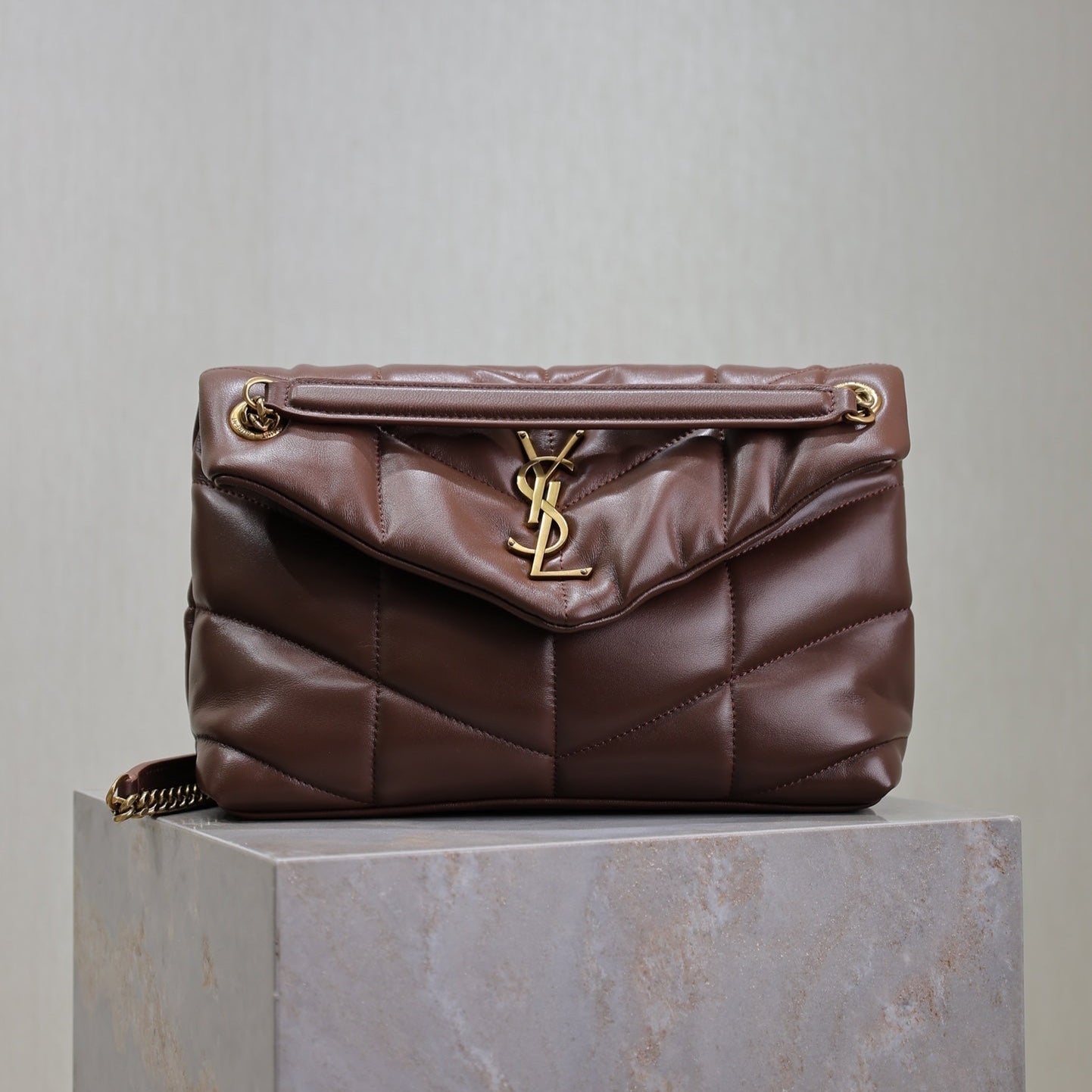 SAINT LAURENT YSL 25S LOULOU PUFFER MM 29 IN DARK BROWN CALFSKIN GOLD HARDWARE