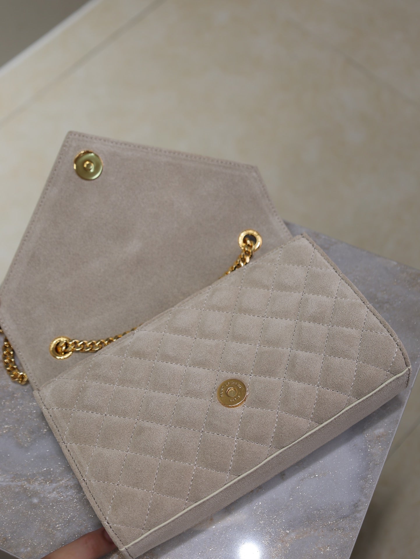SAINT LAURENT ENVELOPE SMALL CHAIN BAG 22 IN BEIGE SUEDE GOLD HARDWARE