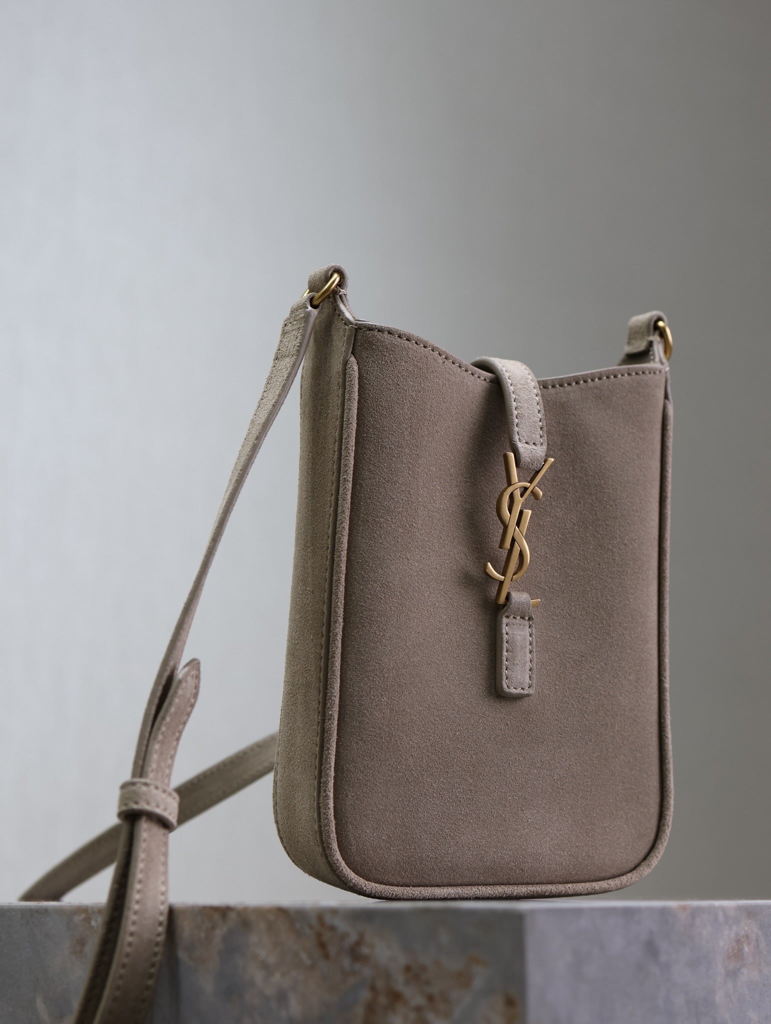 SAINT LAURENT LE 5 À 7 HOBO MINI BAG 18 IN LIGHT BROWN SUEDE COPPER HARDWARE