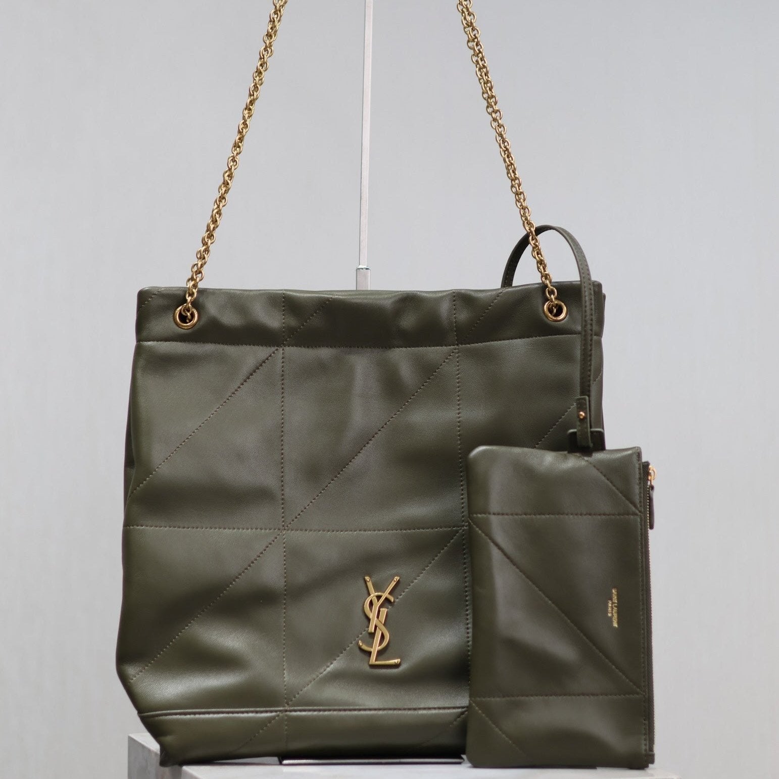 SAINT LAURENT JAMIE POCHON 38 IN ARMY GREEN LAMBSKIN GOLD HARDWARE