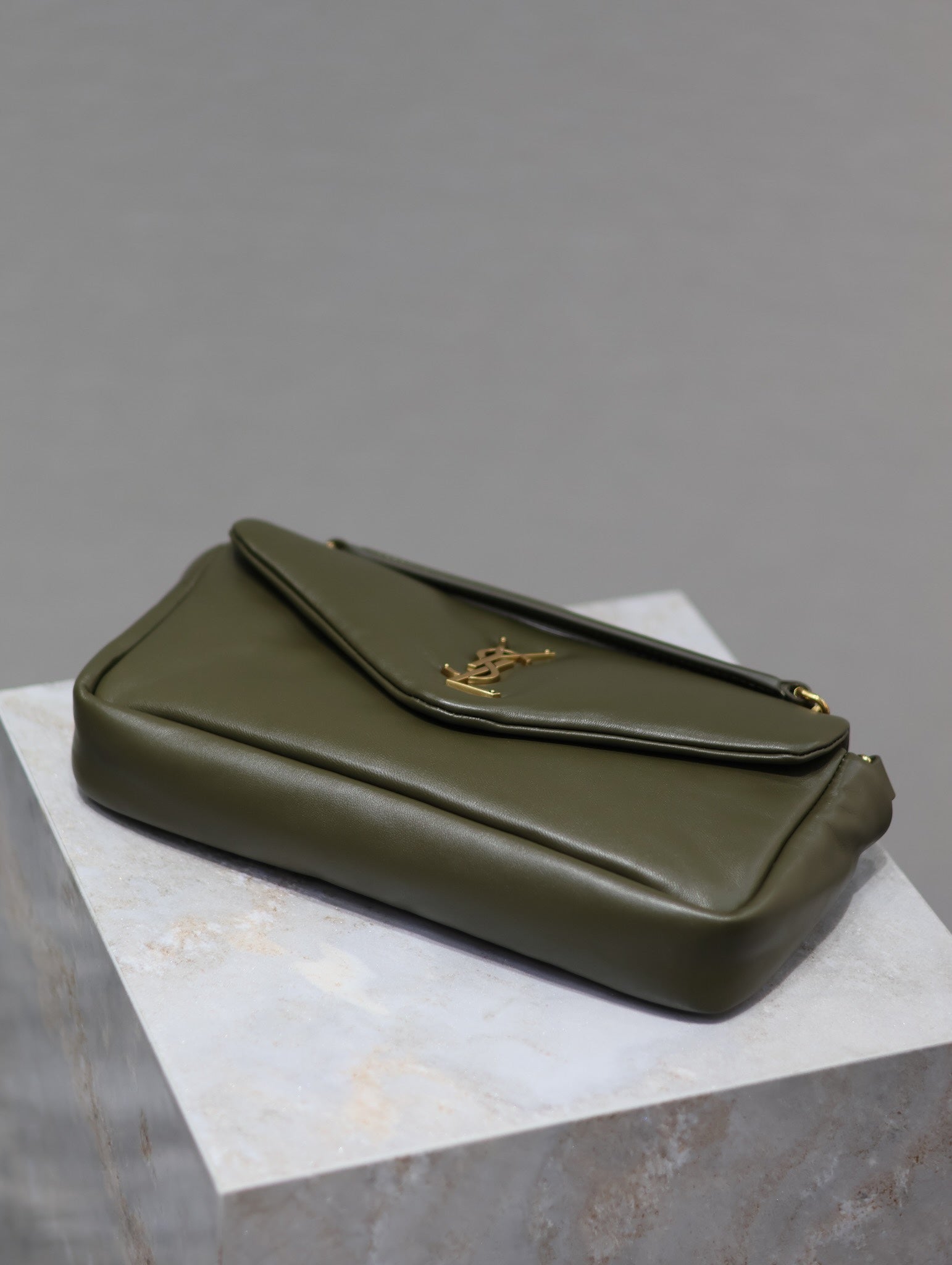 SAINT LAURENT CALYPSO CHAIN BAG 26 IN ARMY GREEN SMOOTH LAMBSKIN