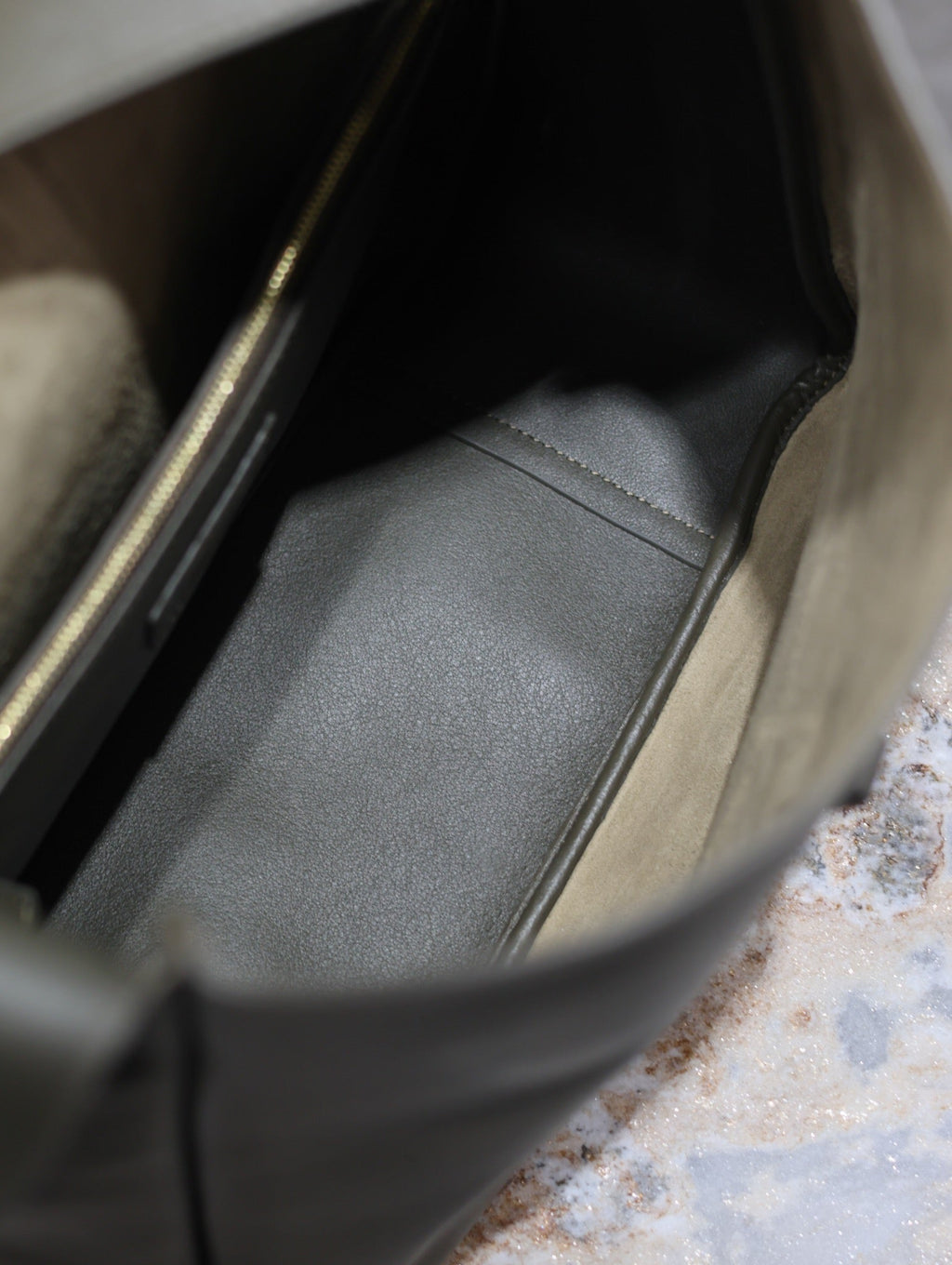 SAINT LAURENT LE 5 À 7 LARGE BAG 31 IN KHAKI GREEN LAMBSKIN