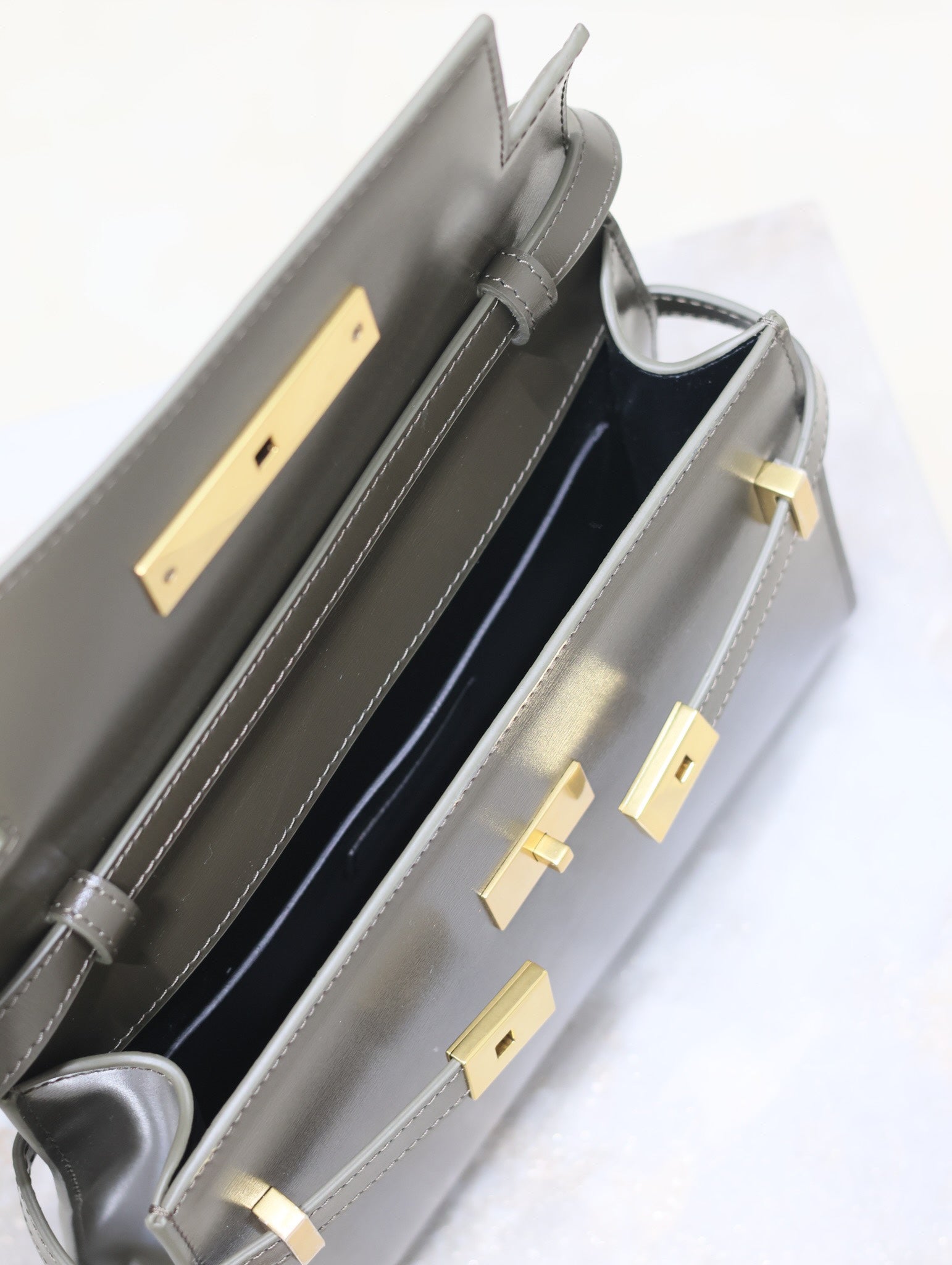 SAINT LAURENT MANHATTAN IN BOX SMALL 24 IN KOMBU GREEN CALFSKIN GOLD HARDWARE