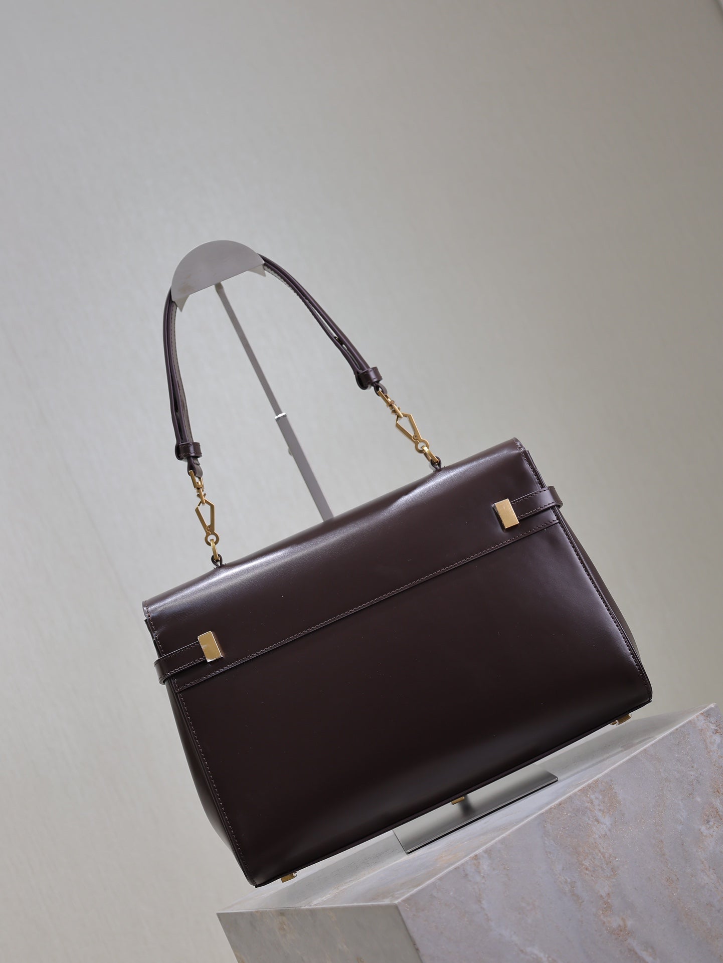 SAINT LAURENT MANHATTAN TOP HANDLE BAG 32 IN BRUNETTE BROWN CALFSKIN