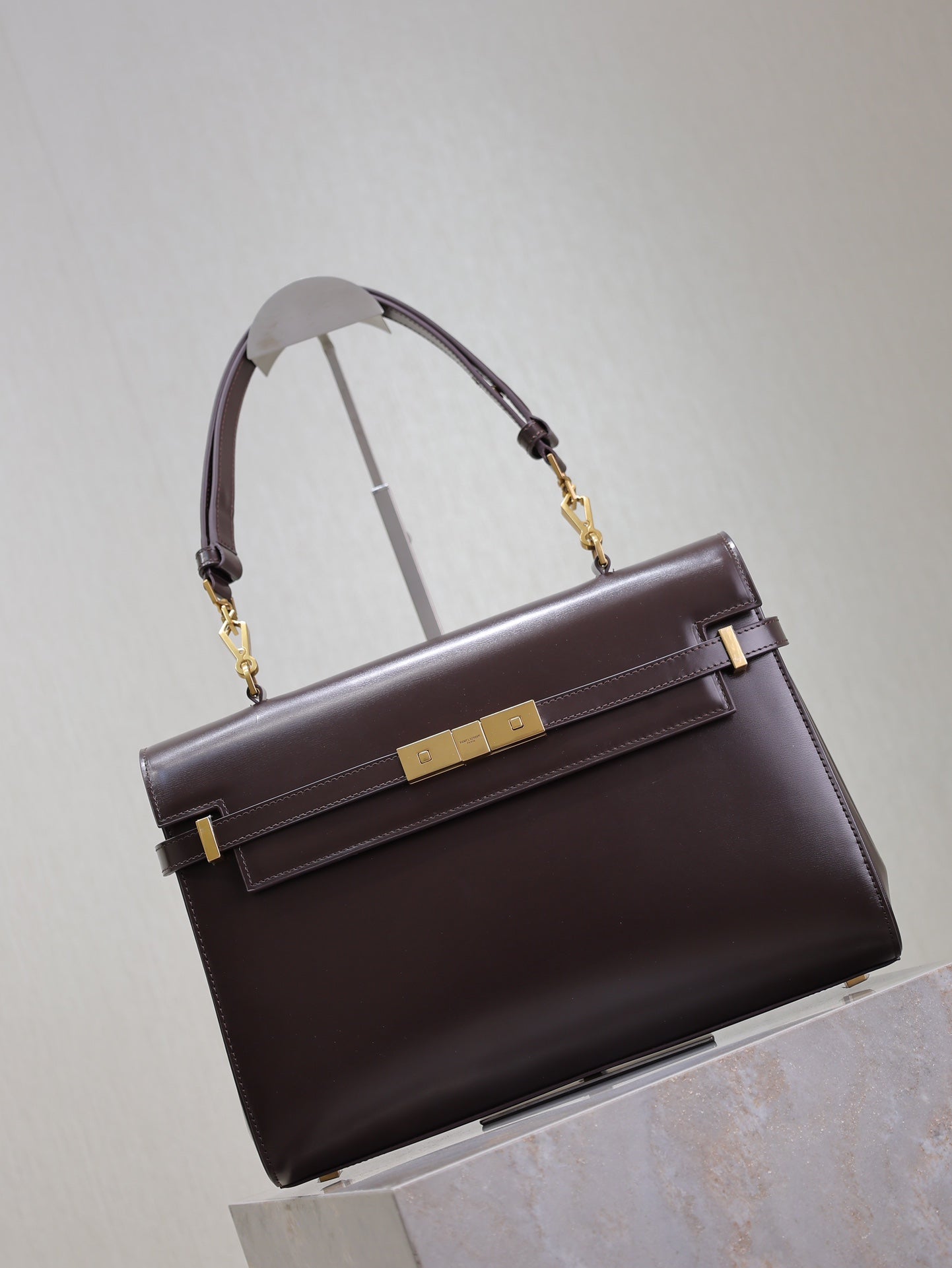 SAINT LAURENT MANHATTAN TOP HANDLE BAG 32 IN BRUNETTE BROWN CALFSKIN