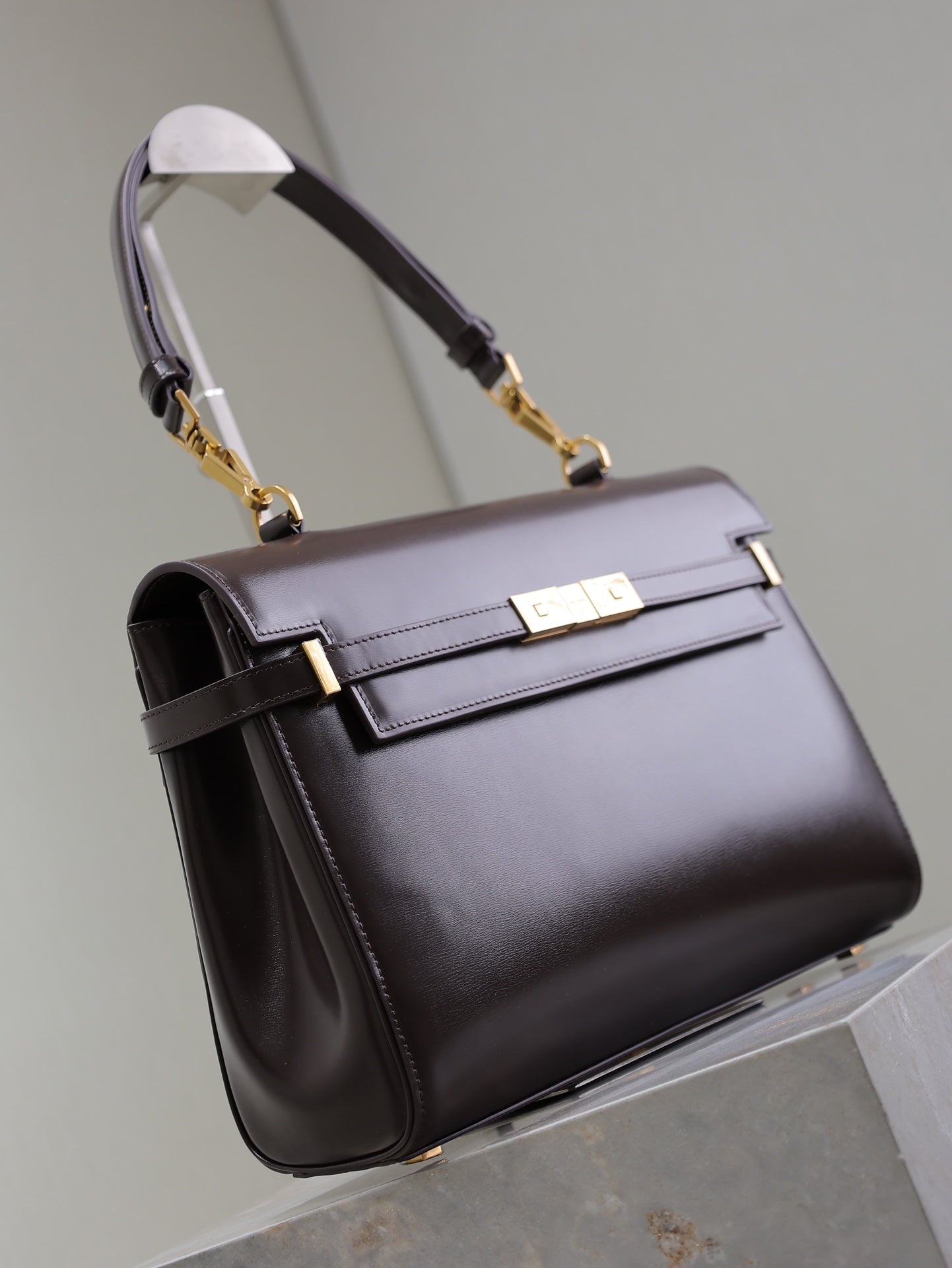 SAINT LAURENT MANHATTAN TOP HANDLE BAG 32 IN BRUNETTE BROWN CALFSKIN