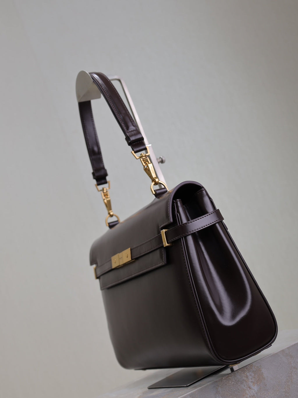 SAINT LAURENT MANHATTAN TOP HANDLE BAG 32 IN BRUNETTE BROWN CALFSKIN