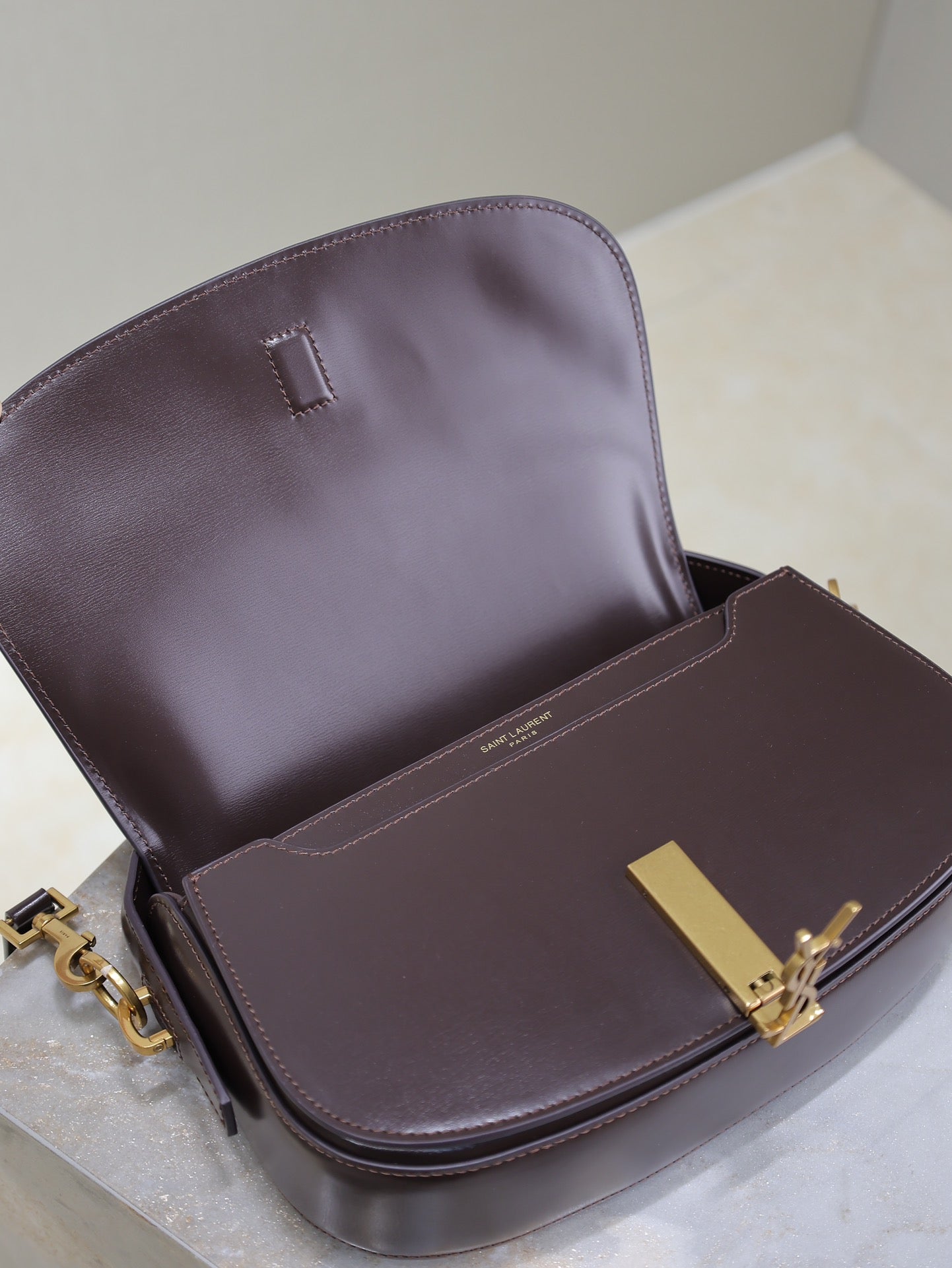 SAINT LAURENT VOLTAIRE 24 IN BRUNETTE BROWN CALFSKIN
