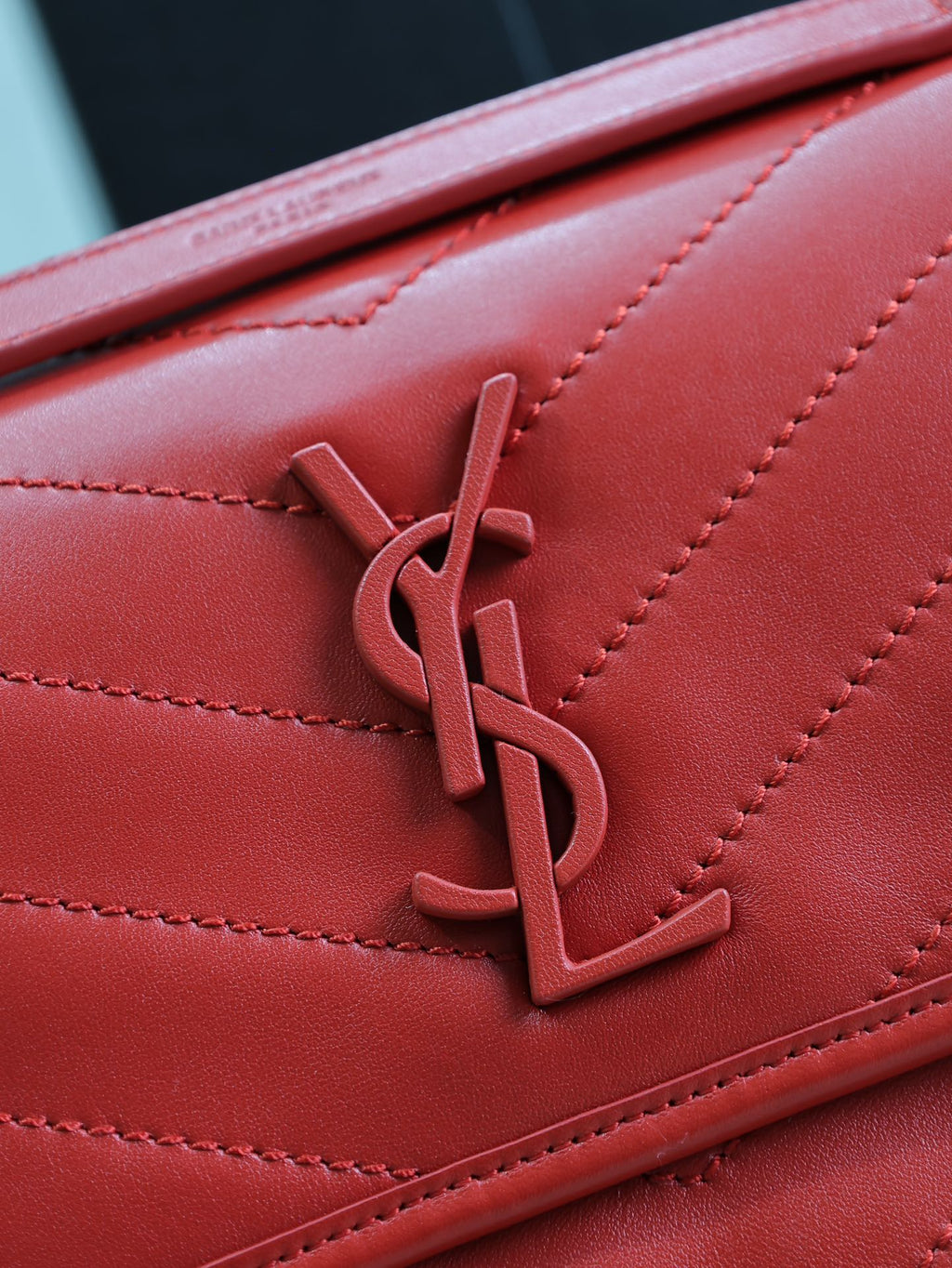 SAINT LAURENT NIKI MEDIUM 28 IN CLASSIC RED LAMBSKIN GOLD HARDWARE