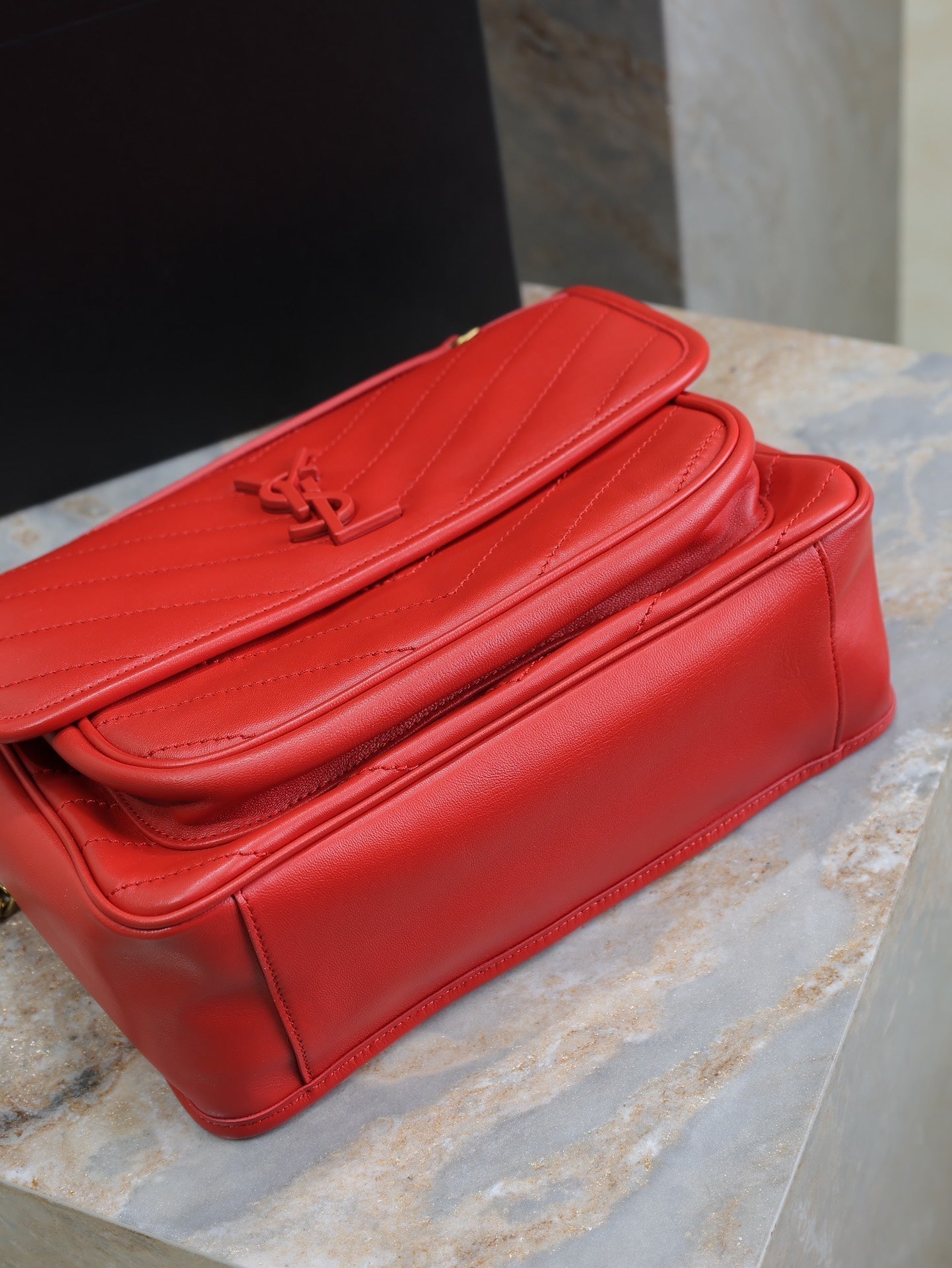 SAINT LAURENT NIKI MEDIUM 28 IN CLASSIC RED LAMBSKIN GOLD HARDWARE