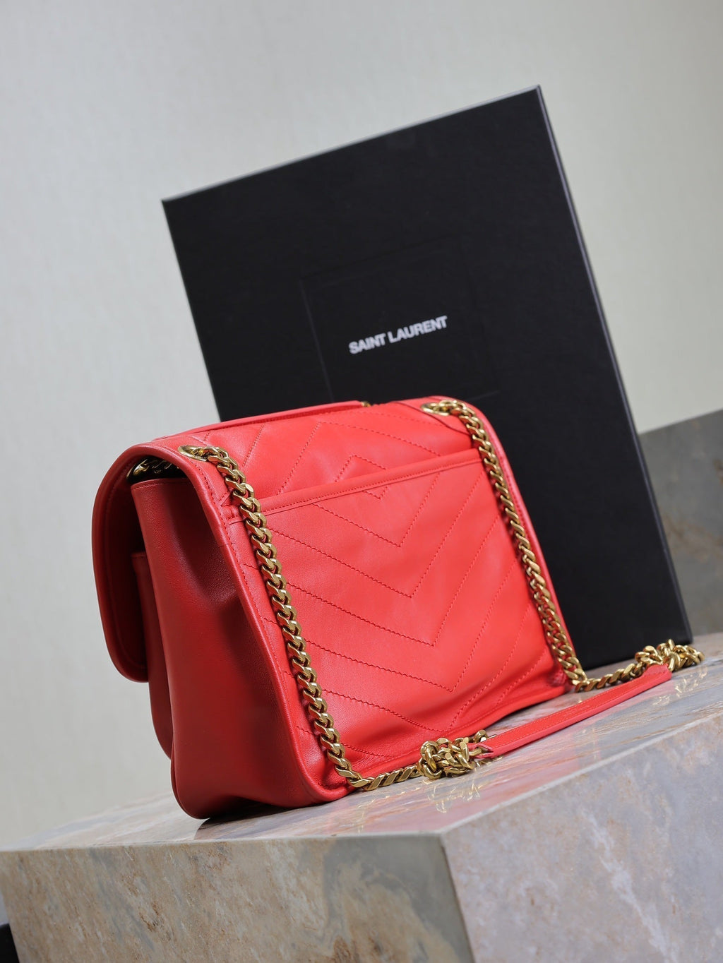 SAINT LAURENT NIKI MEDIUM 28 IN CLASSIC RED LAMBSKIN GOLD HARDWARE