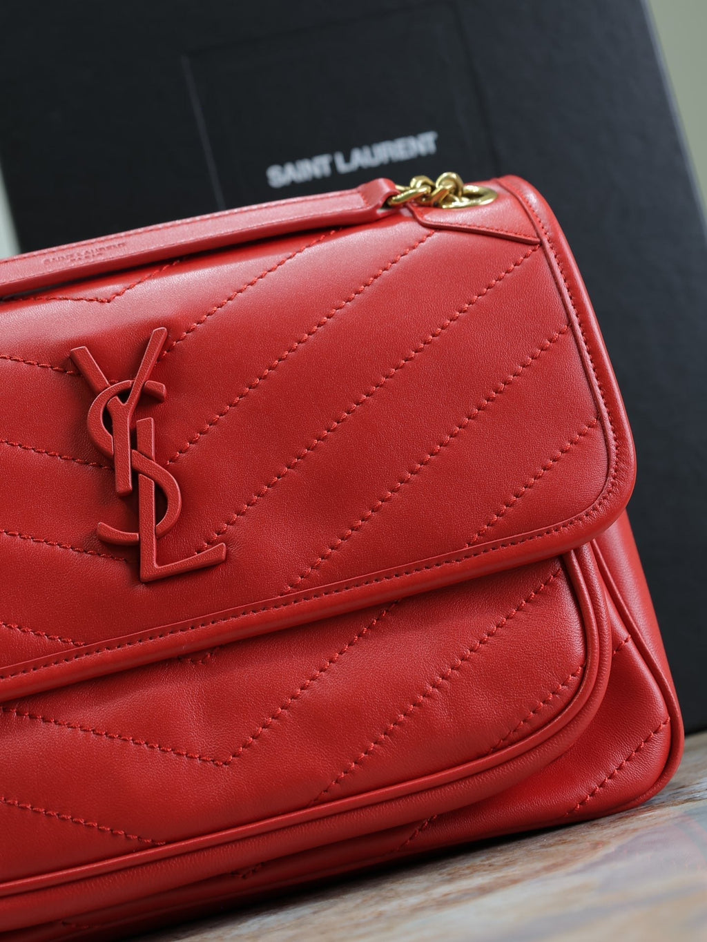 SAINT LAURENT NIKI MEDIUM 28 IN CLASSIC RED LAMBSKIN GOLD HARDWARE