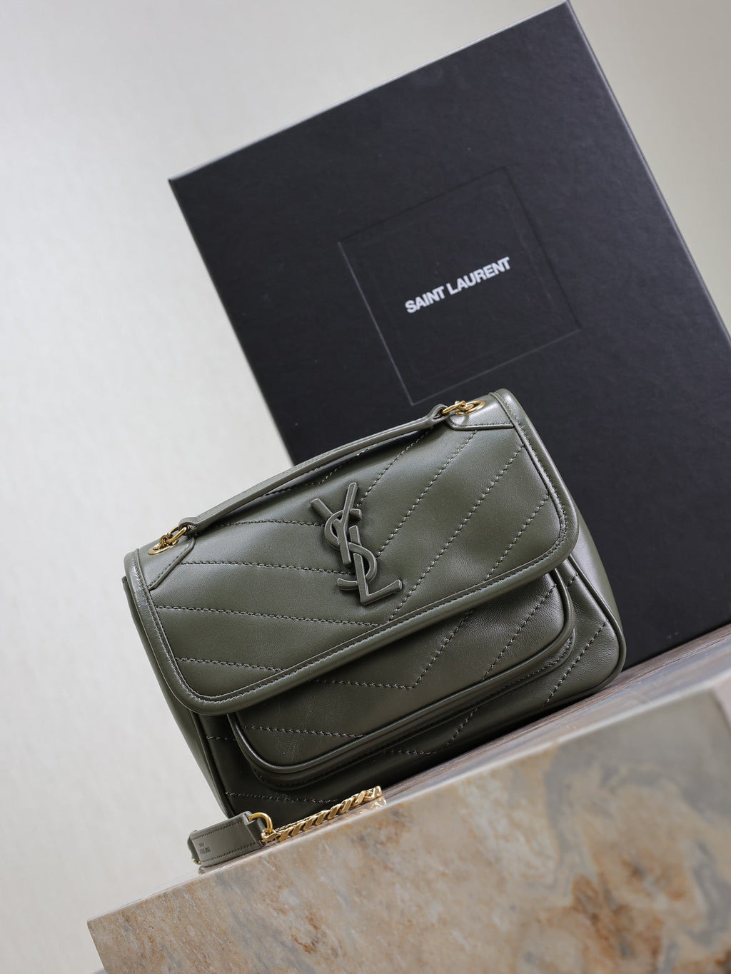 SAINT LAURENT NIKI BABY 22 IN UNIFORM GREEN LAMBSKIN GOLD CHAIN
