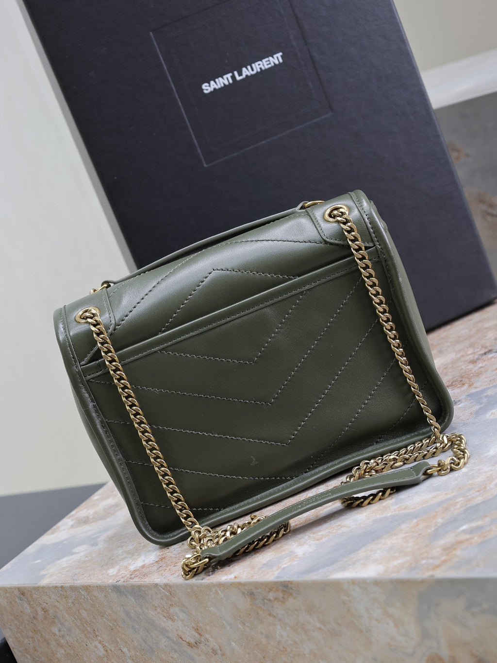 SAINT LAURENT NIKI BABY 22 IN UNIFORM GREEN LAMBSKIN GOLD CHAIN