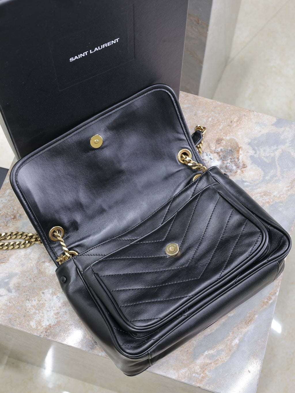 SAINT LAURENT NIKI MEDIUM 28 IN BLACK LAMBSKIN BLACK LOGO GOLD CHAIN