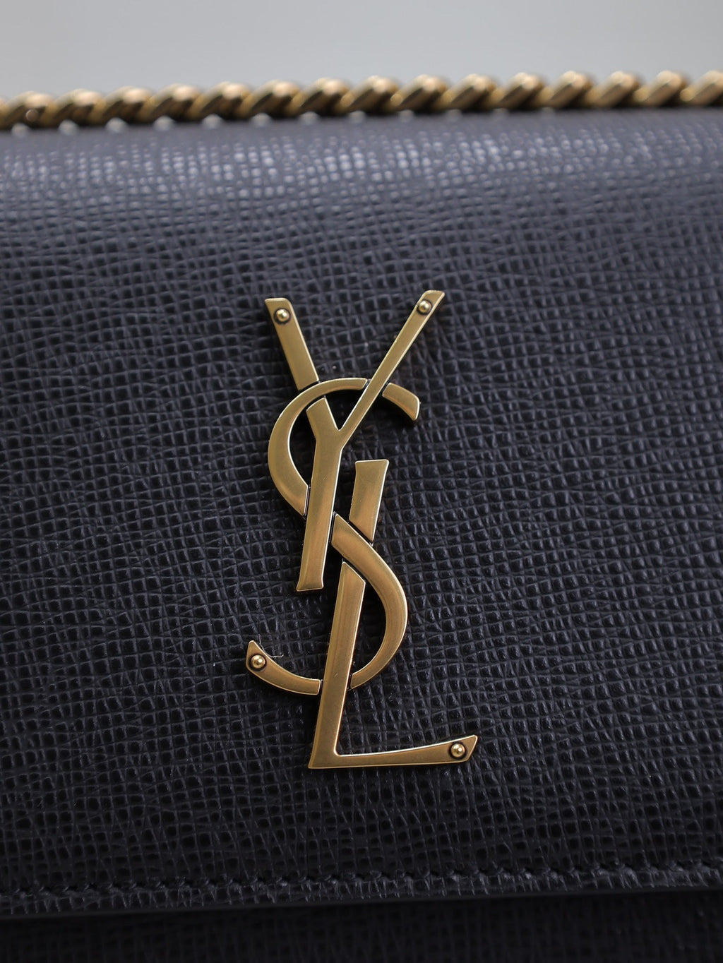 SAINT LAURENT YSL 25S SUNSET MEDIUM 22 IN BLACK GRAINED CALFSKIN GOLD HARDWARE