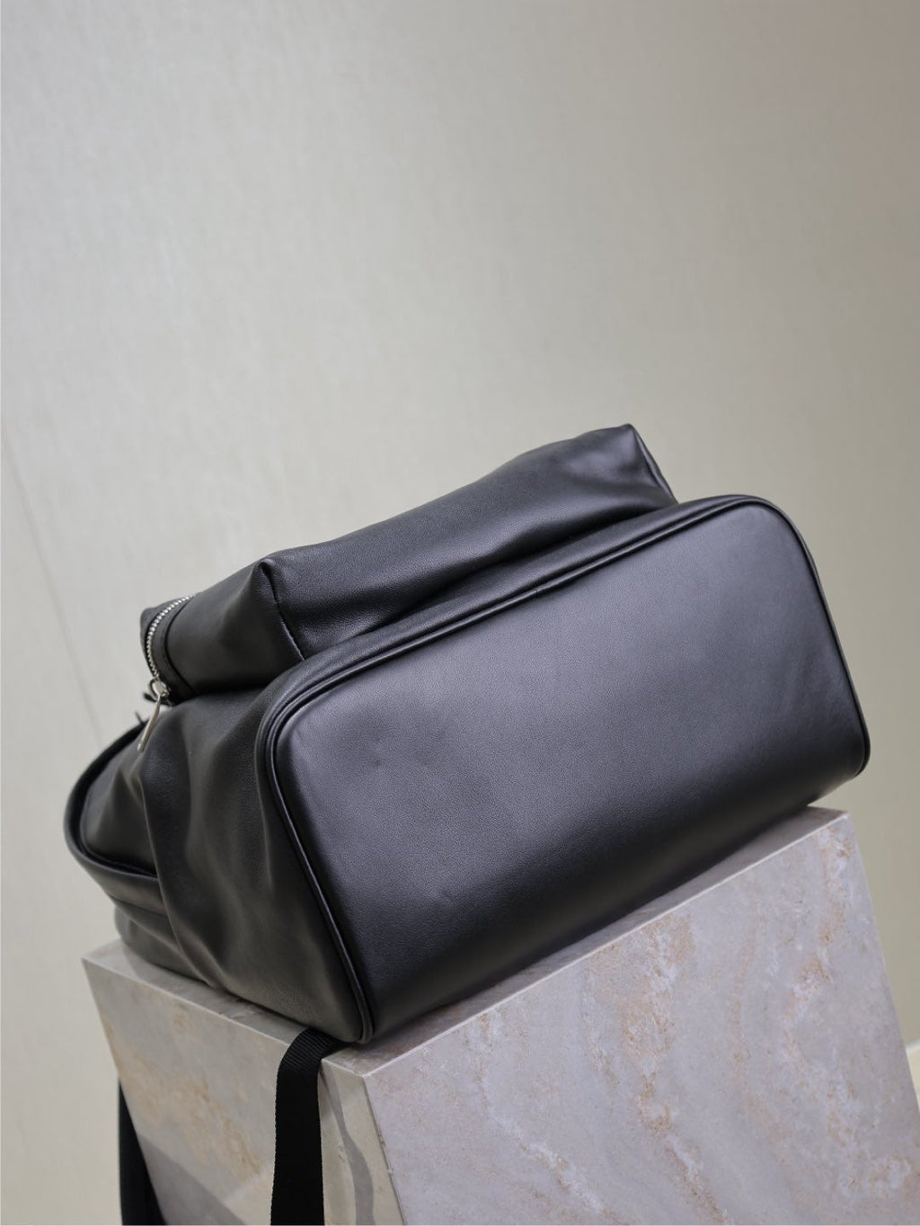 SAINT LAURENT CITY BACKPACK 38 IN BLACK CALFSKIN