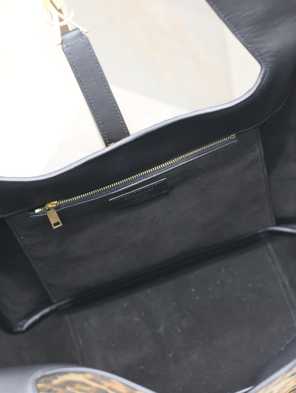 SAINT LAURENT LE 5 À 7 BEA TOTE BAG 50 IN LEOPARD PRINT LEATHER GOLD LOGO