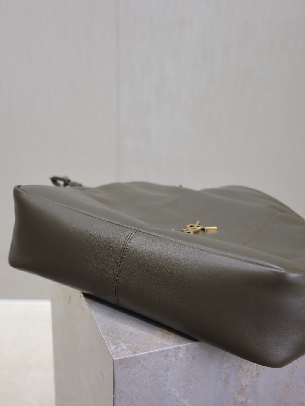 SAINT LAURENT JAMIE LARGE POCHON 34 IN UNIFORM GREEN LAMBSKIN COPPER HARDWARE